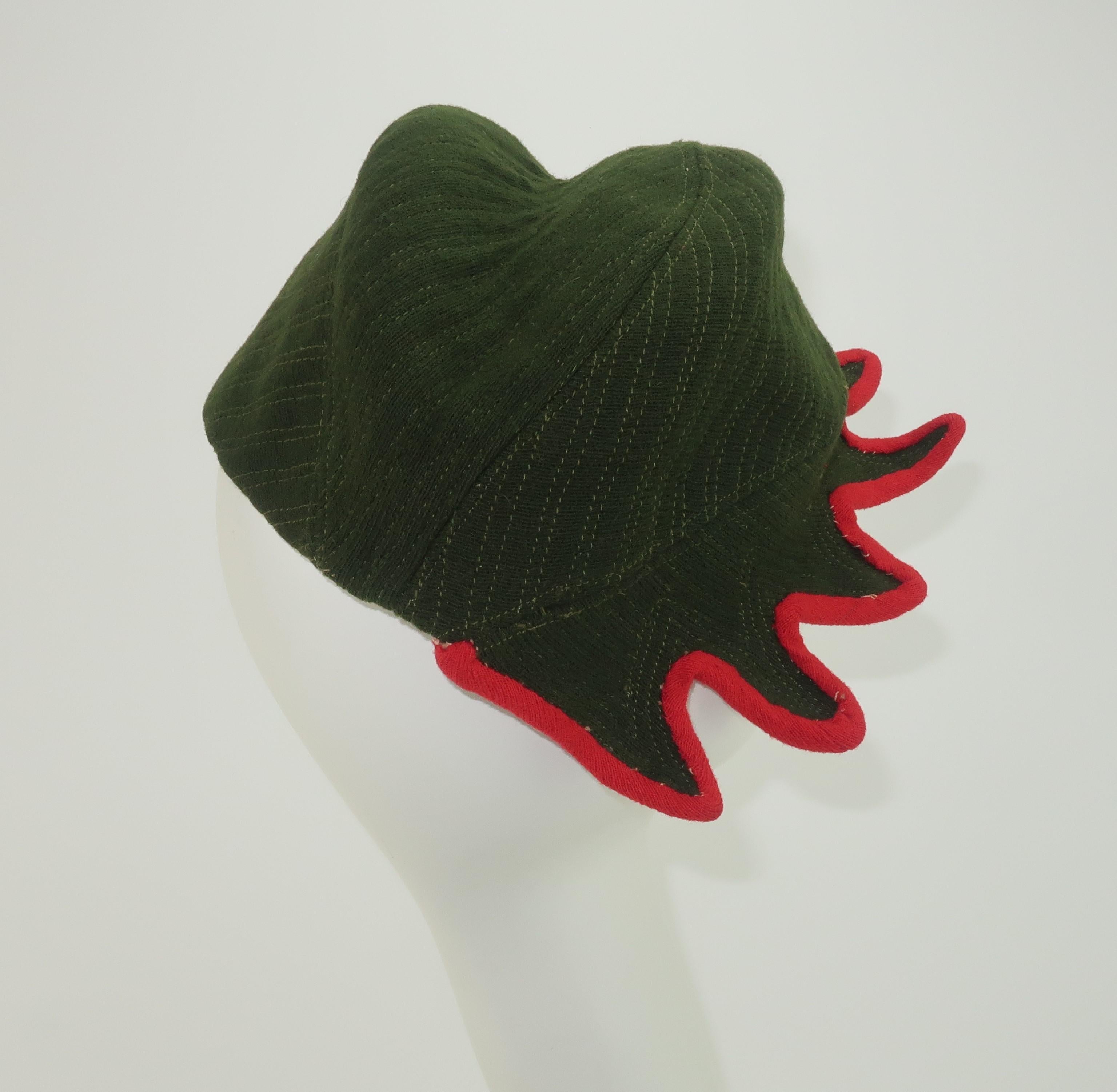Ella Buchanan Gunn Army Green & Red Wool Cap Hat, 1940's In Good Condition In Atlanta, GA