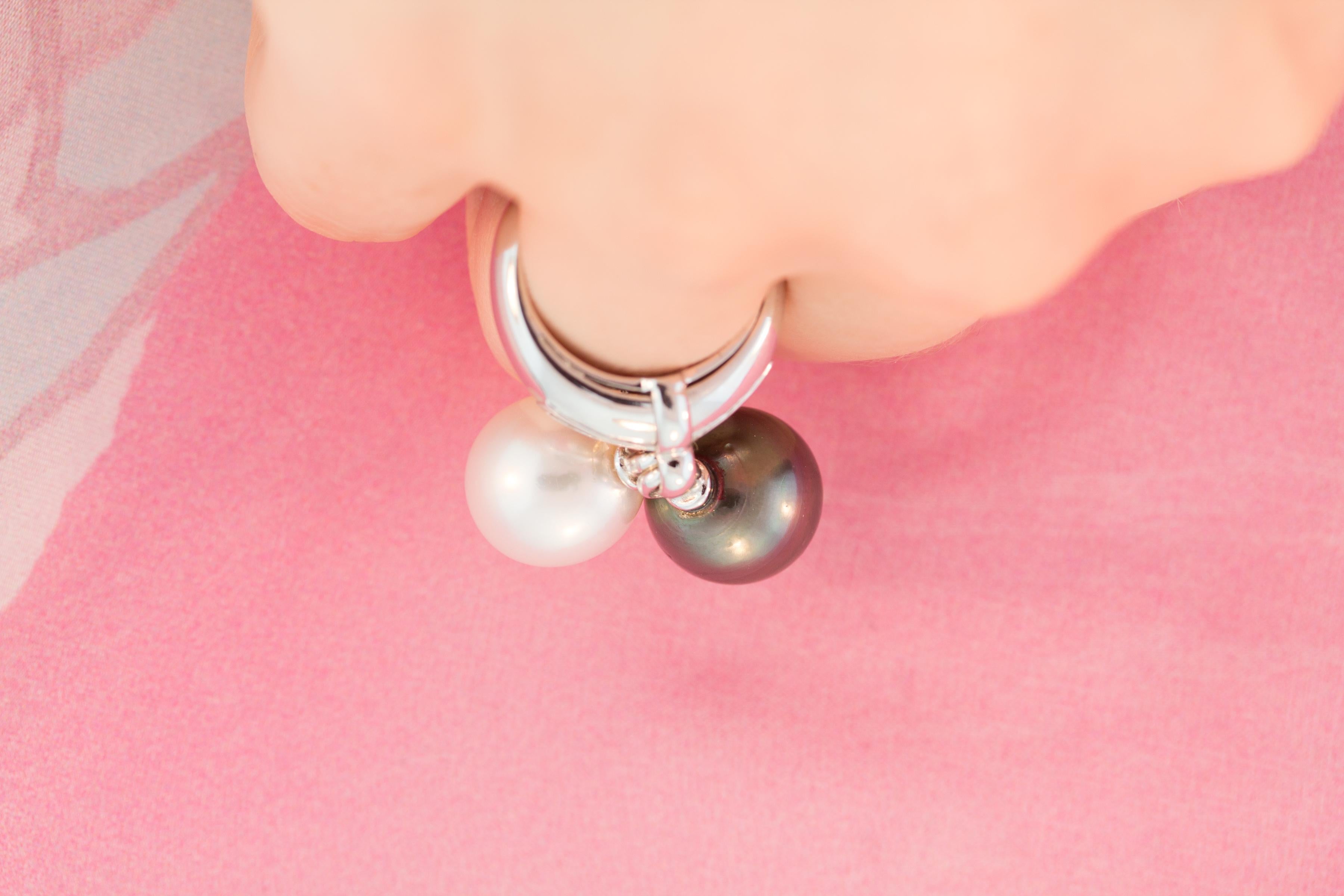 Anello con diamante e perla bianca e nera disegnato da Ella Gafter In condizioni Nuovo in vendita a New York, NY