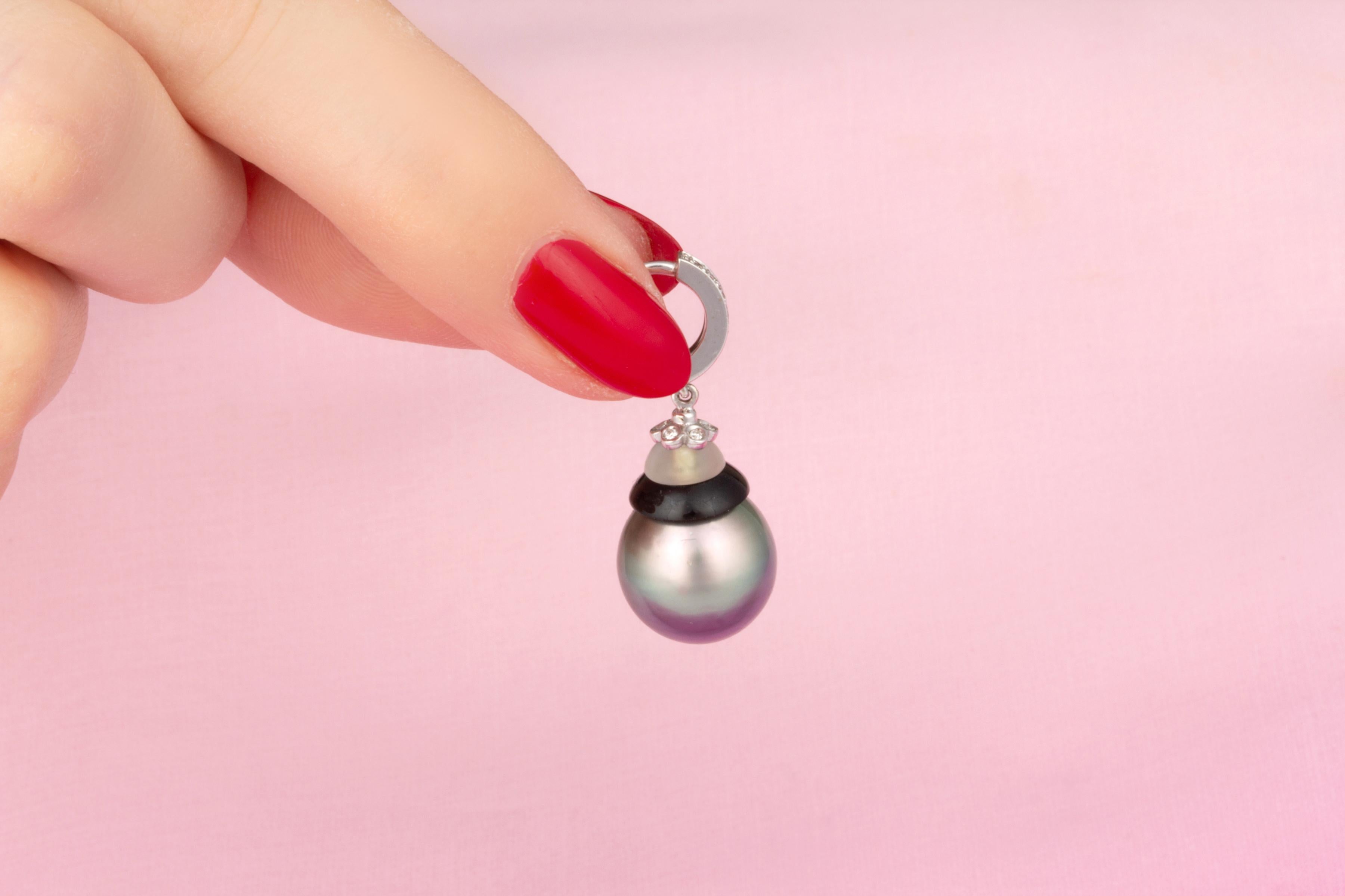 Ella Gafter 14 mm Diamant-Ohrringe mit Tahiti-Perlen und Pfau  im Zustand „Neu“ im Angebot in New York, NY
