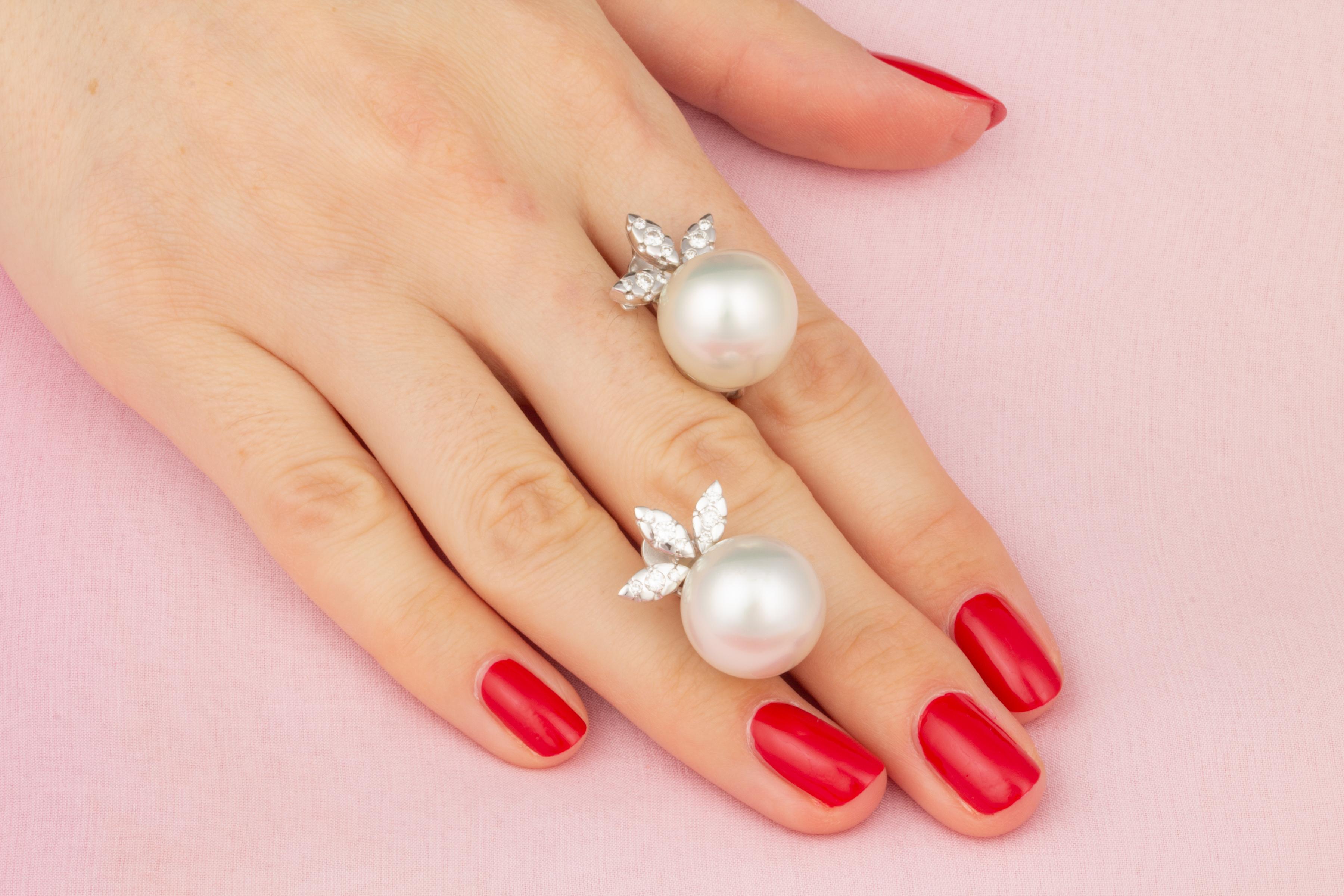 Orecchini di diamanti con perle dei mari del sud 15,5 mm Design/One di Ella Gafter In condizioni Nuovo in vendita a New York, NY