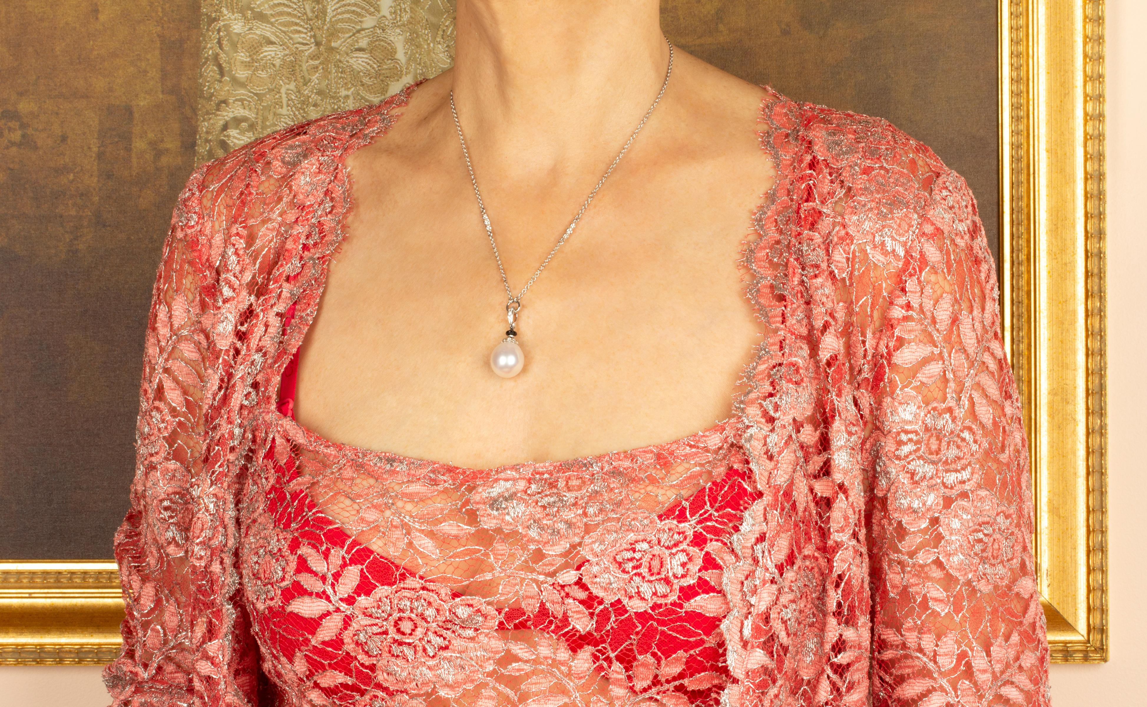 Artiste Collier à pendentifs en perles et diamants Onyx Design Ella Gafter en vente