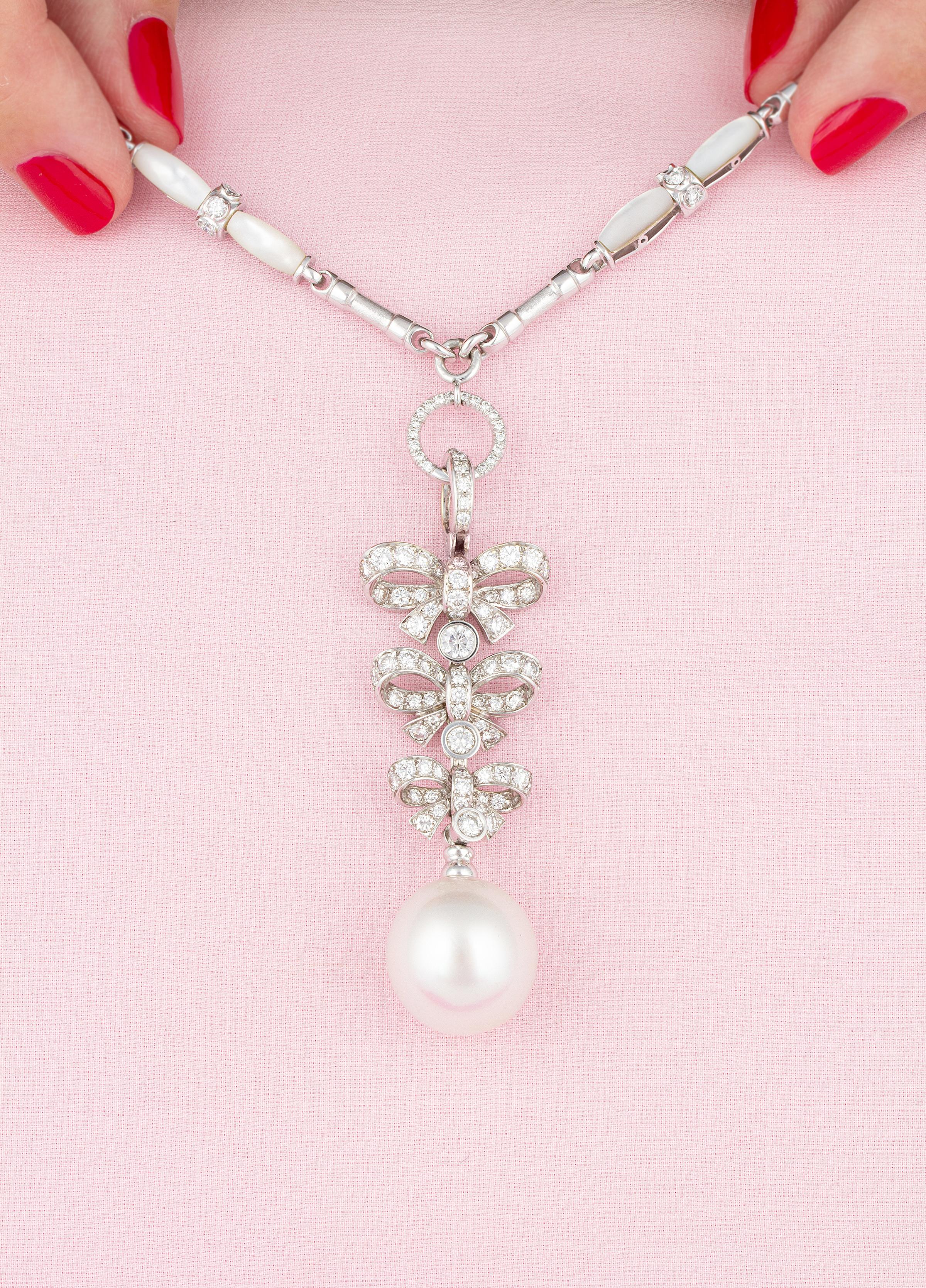 graff bow necklace