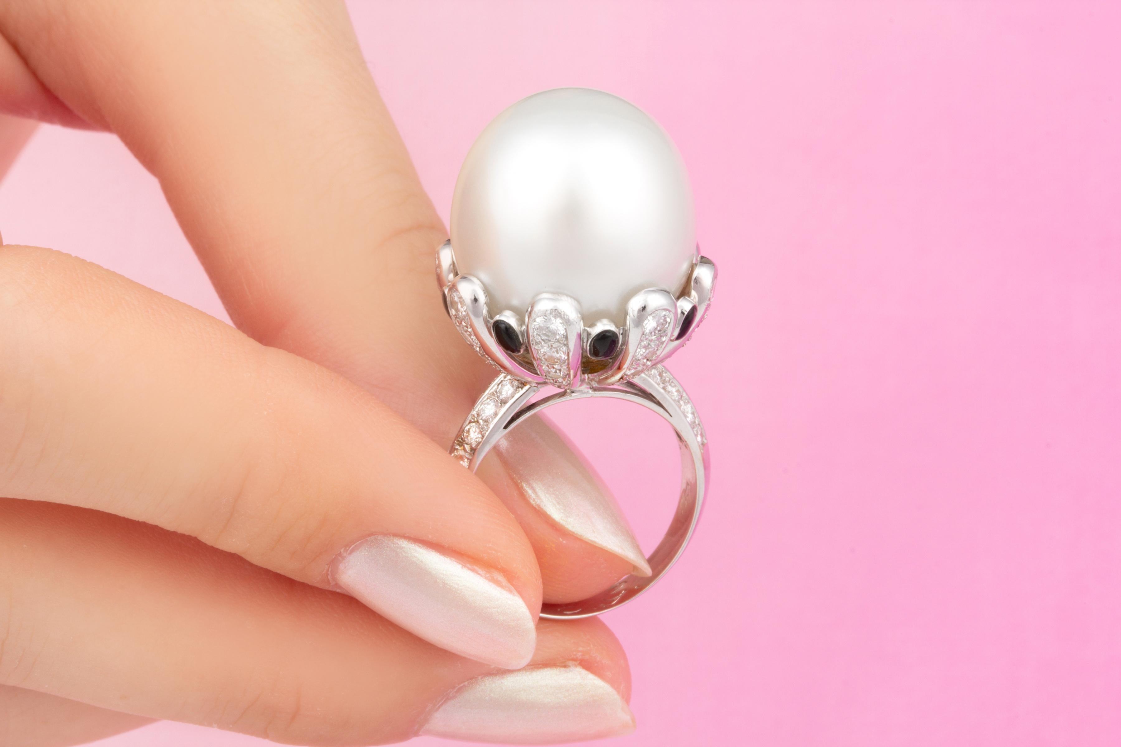 Artist Ella Gafter Art Déco style 17mm Pearl Onyx Ring For Sale