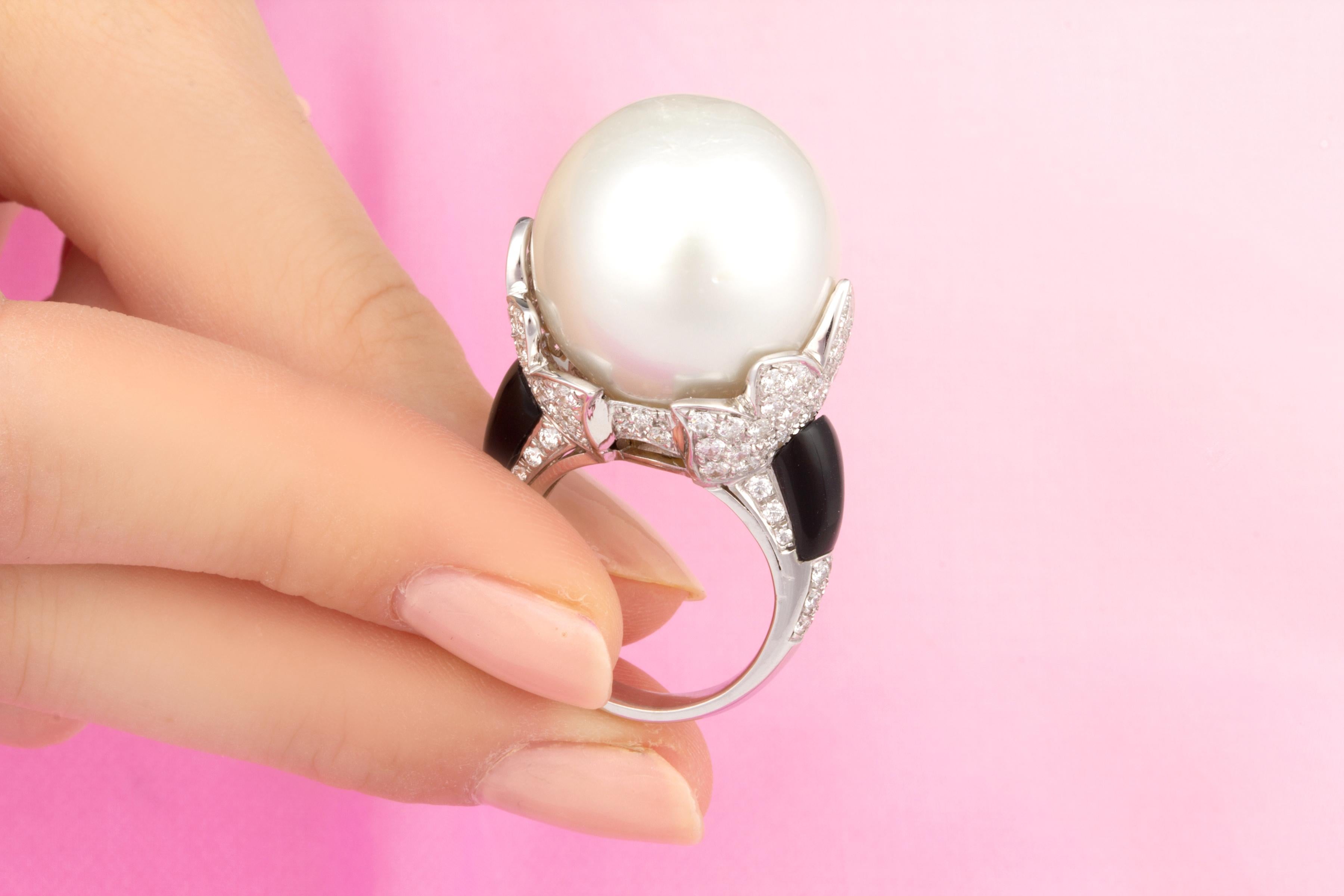 Ella Gafter Art Déco style 20mm Pearl Diamond Ring  In New Condition For Sale In New York, NY