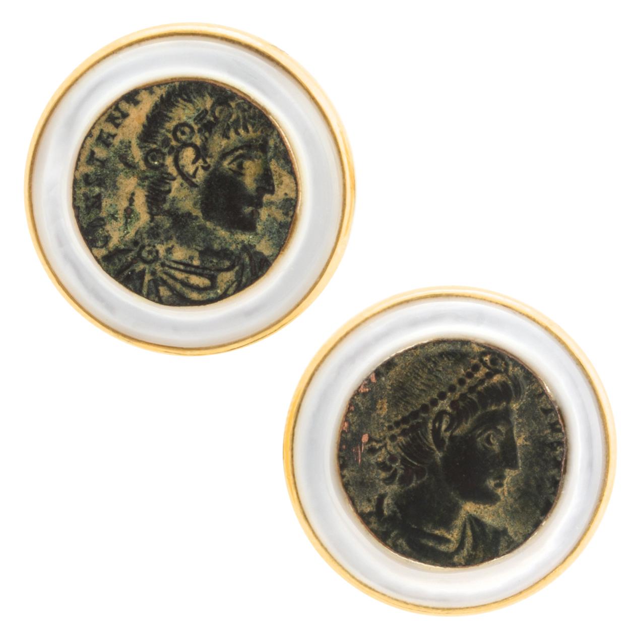 Antike Münze- und weißer Jadeit-Manschettenknöpfe aus 18k Gold Design von Ella Gafter