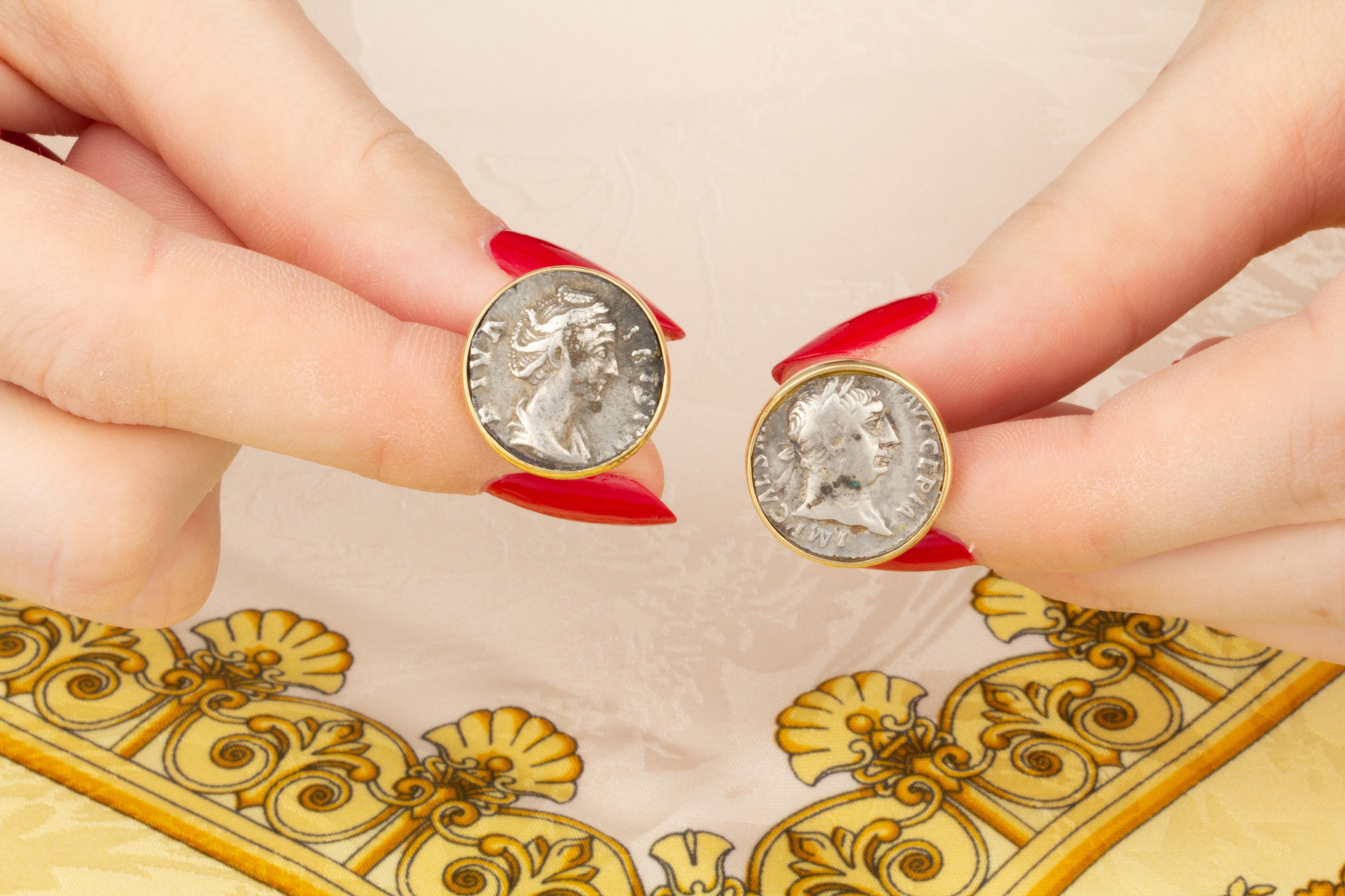 Artiste Ella Gafter Boutons de manchette en or avec pièces de monnaie en argent  en vente