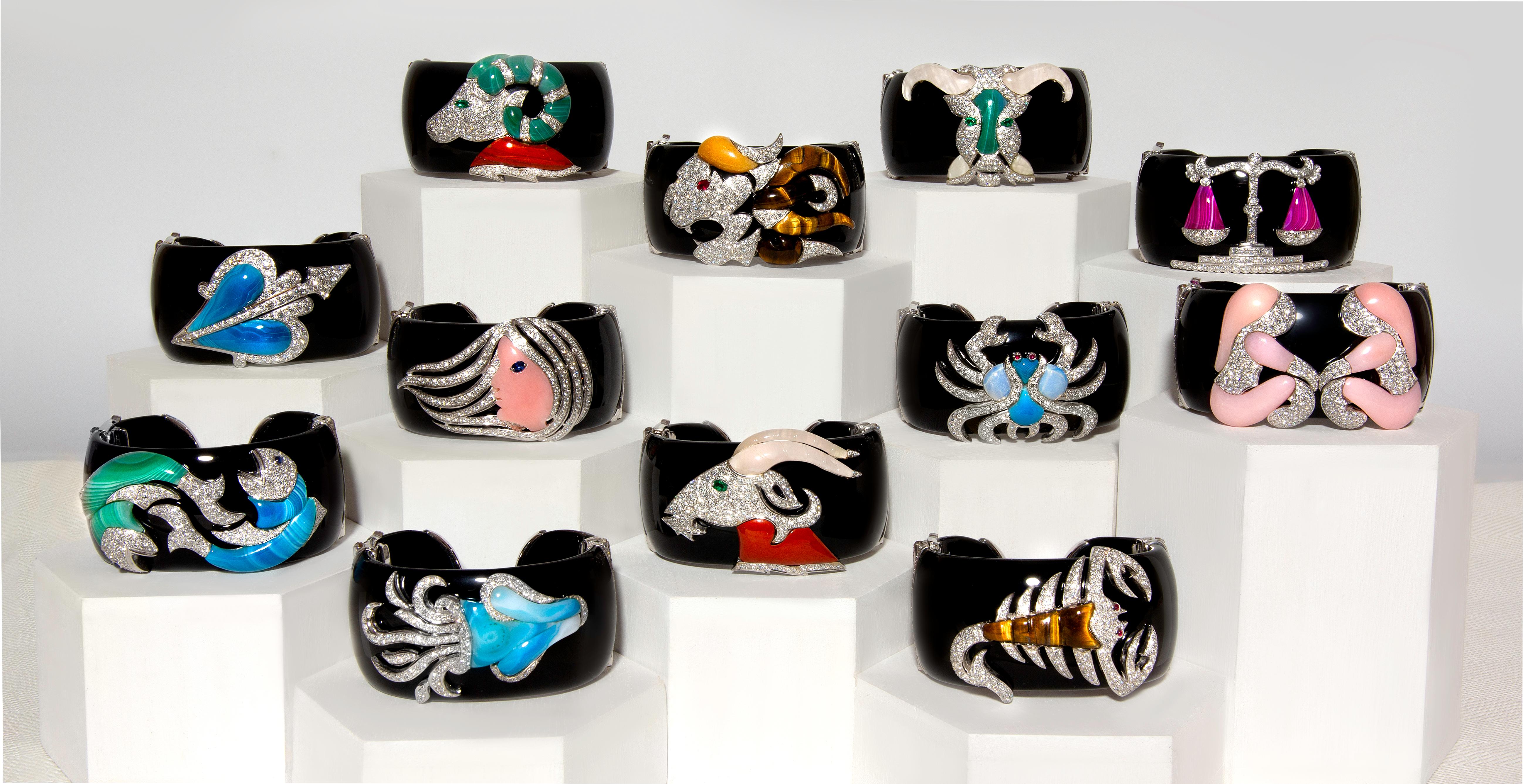 Artiste Bracelet manchette Aris Zodiac avec diamants Design par Ella Gafter en vente