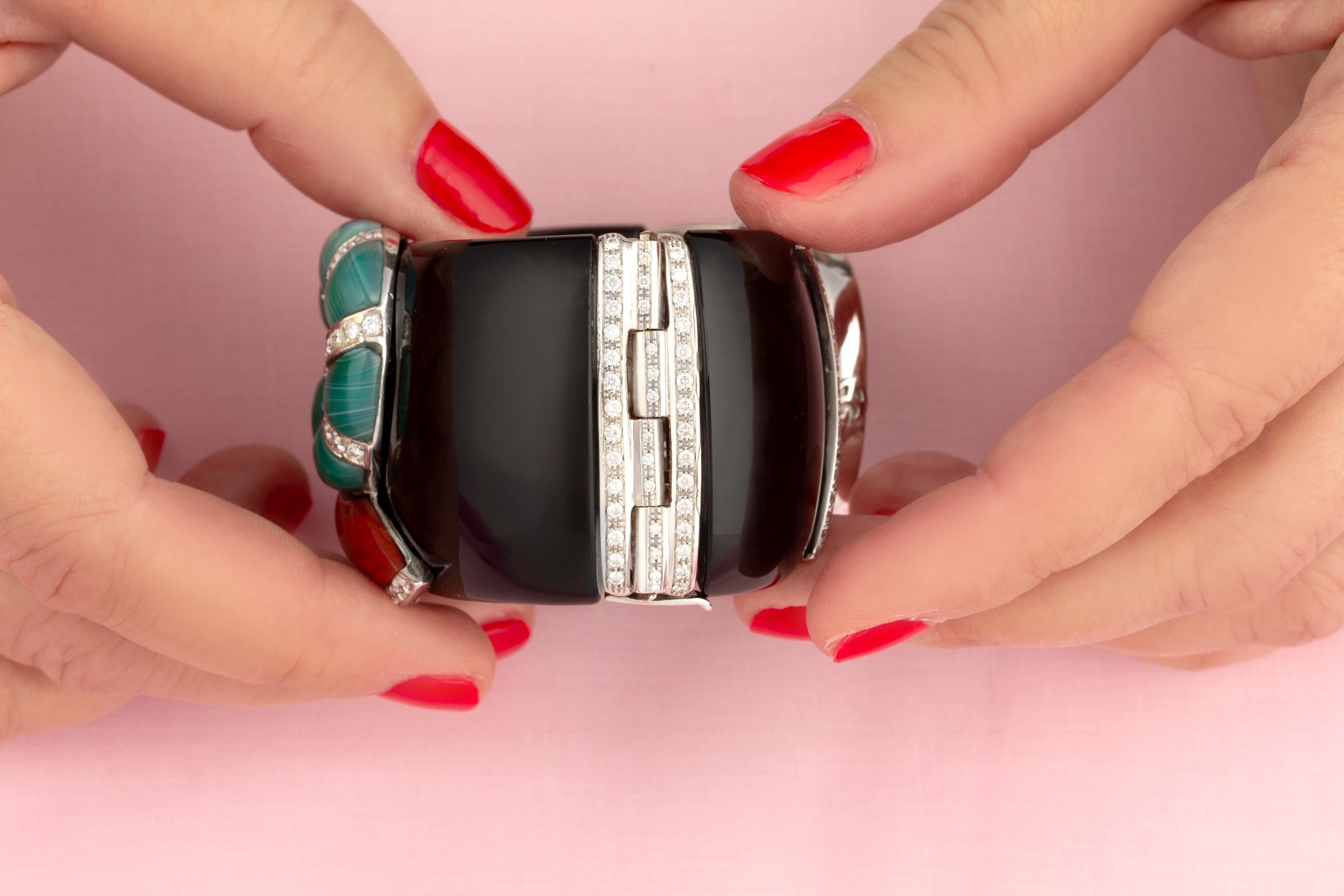 Bracelet manchette Aris Zodiac avec diamants Design par Ella Gafter Unisexe en vente