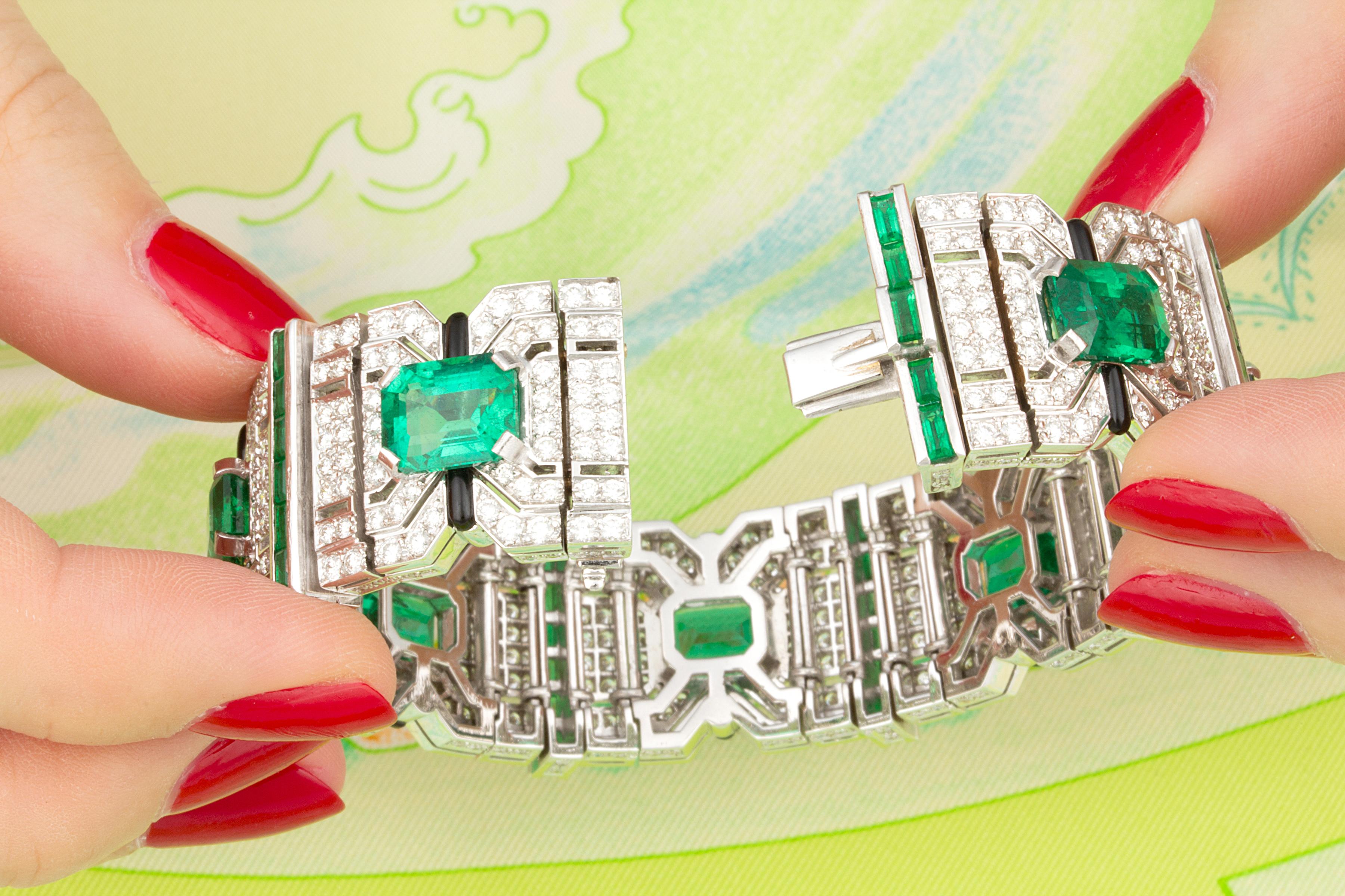 Ella Gafter Art Déco Style Emerald Diamond Cuff Bracelet In New Condition For Sale In New York, NY