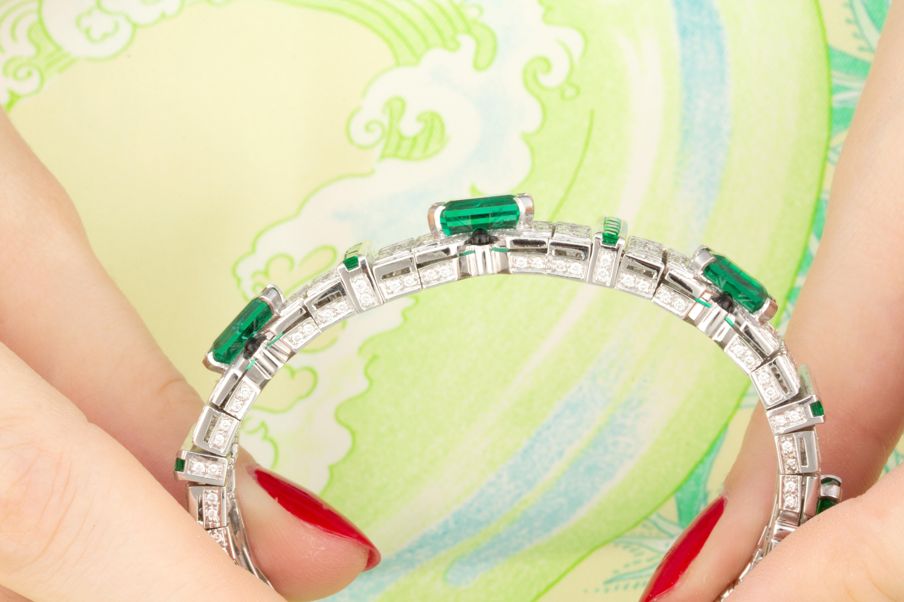 Ella Gafter Art Déco Style Emerald Diamond Cuff Bracelet For Sale 1