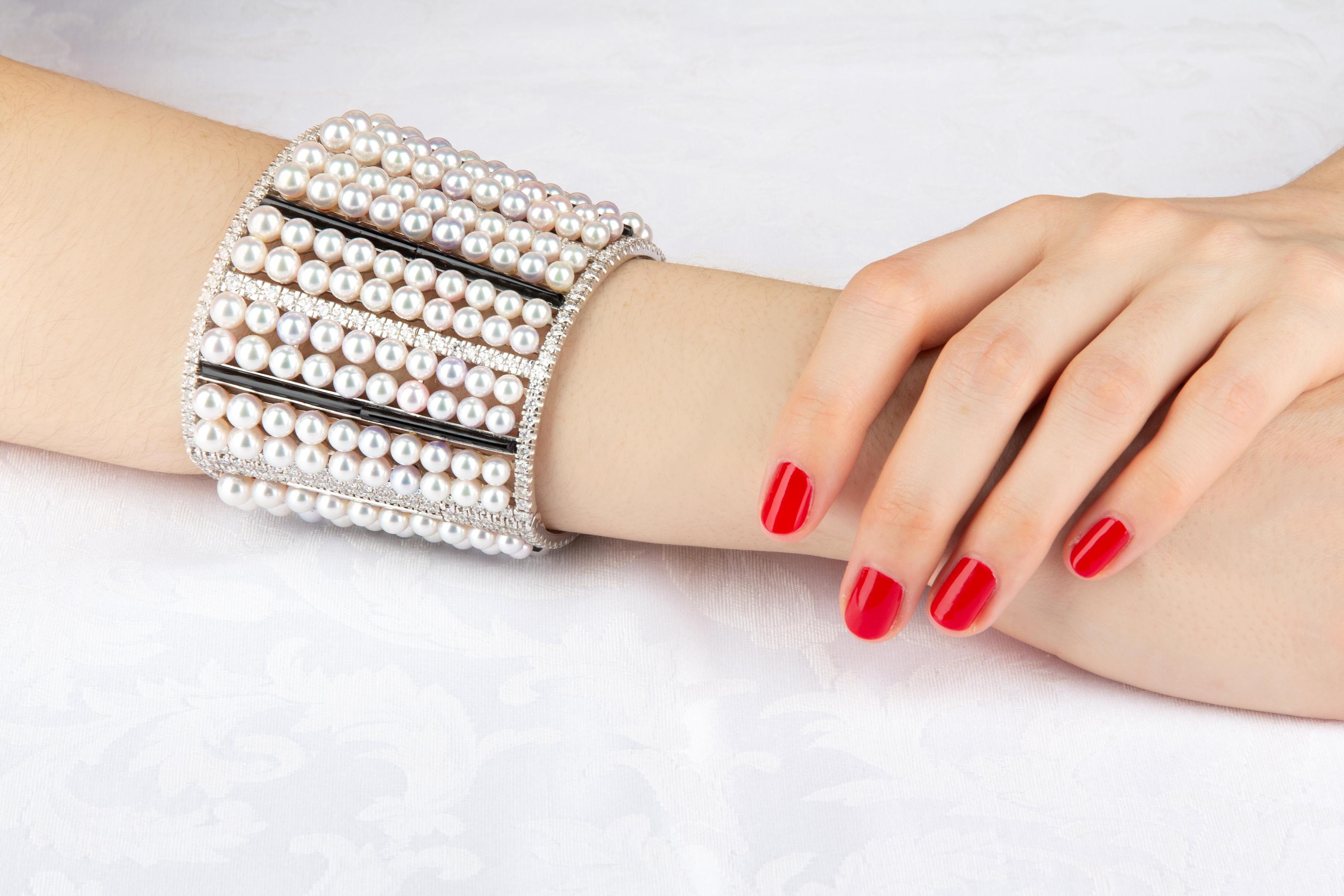 Brilliant Cut Ella Gafter Art Déco style Pearl Diamond Onyx Cuff Bracelet For Sale