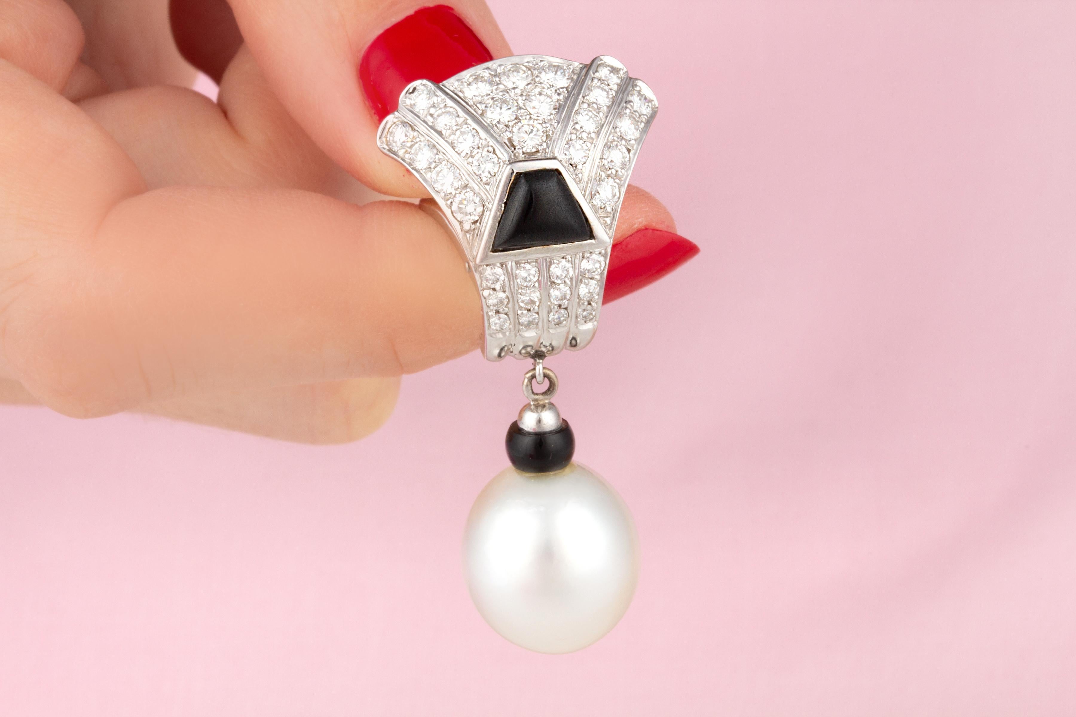 Orecchini a goccia con perle dei mari del sud, diamanti e onice, in stile Art Deco, di Ella Gafter in vendita 1