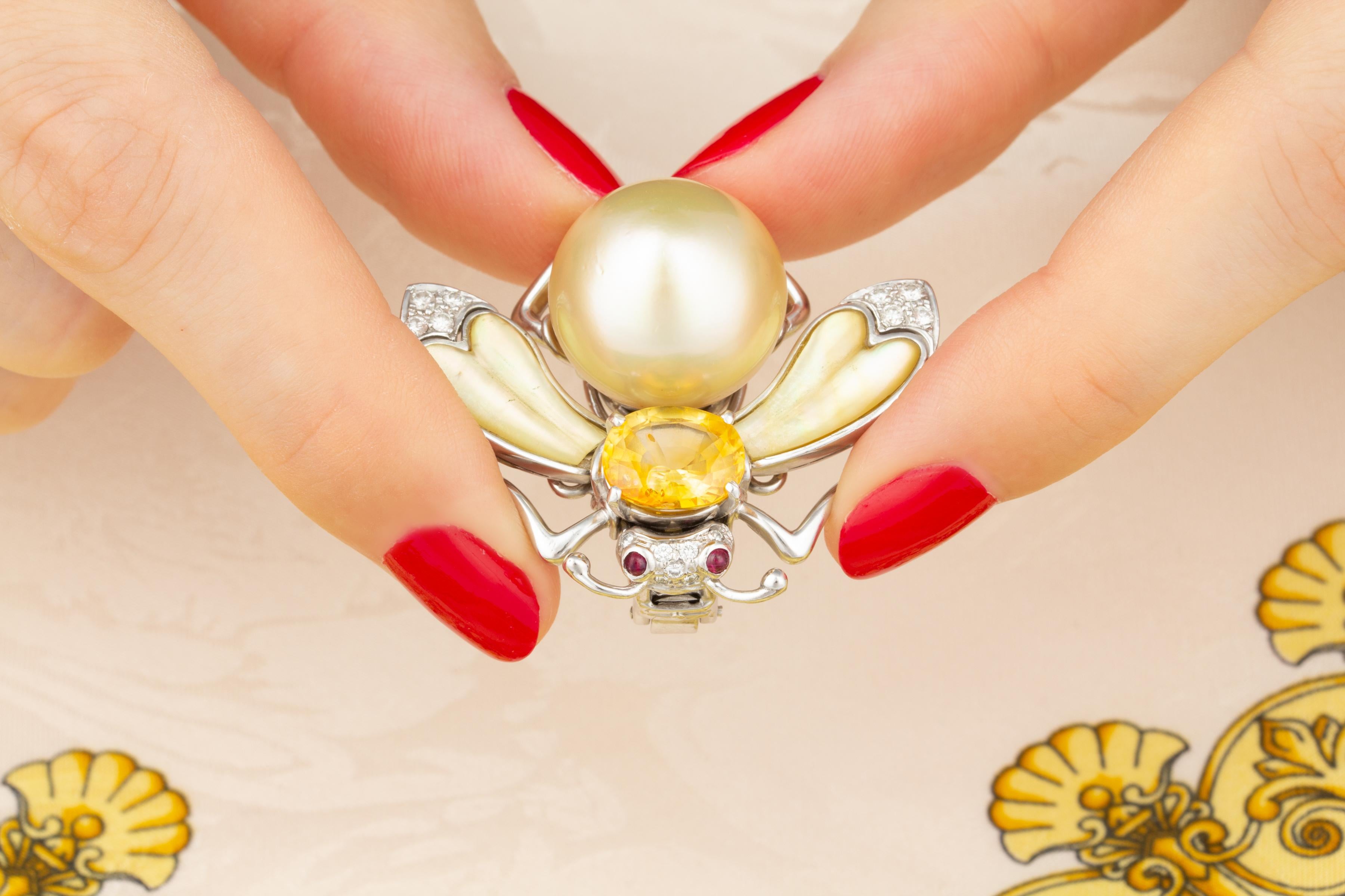 Ella Gafter Bee Pearl Diamonds Pin Brooch In New Condition For Sale In New York, NY