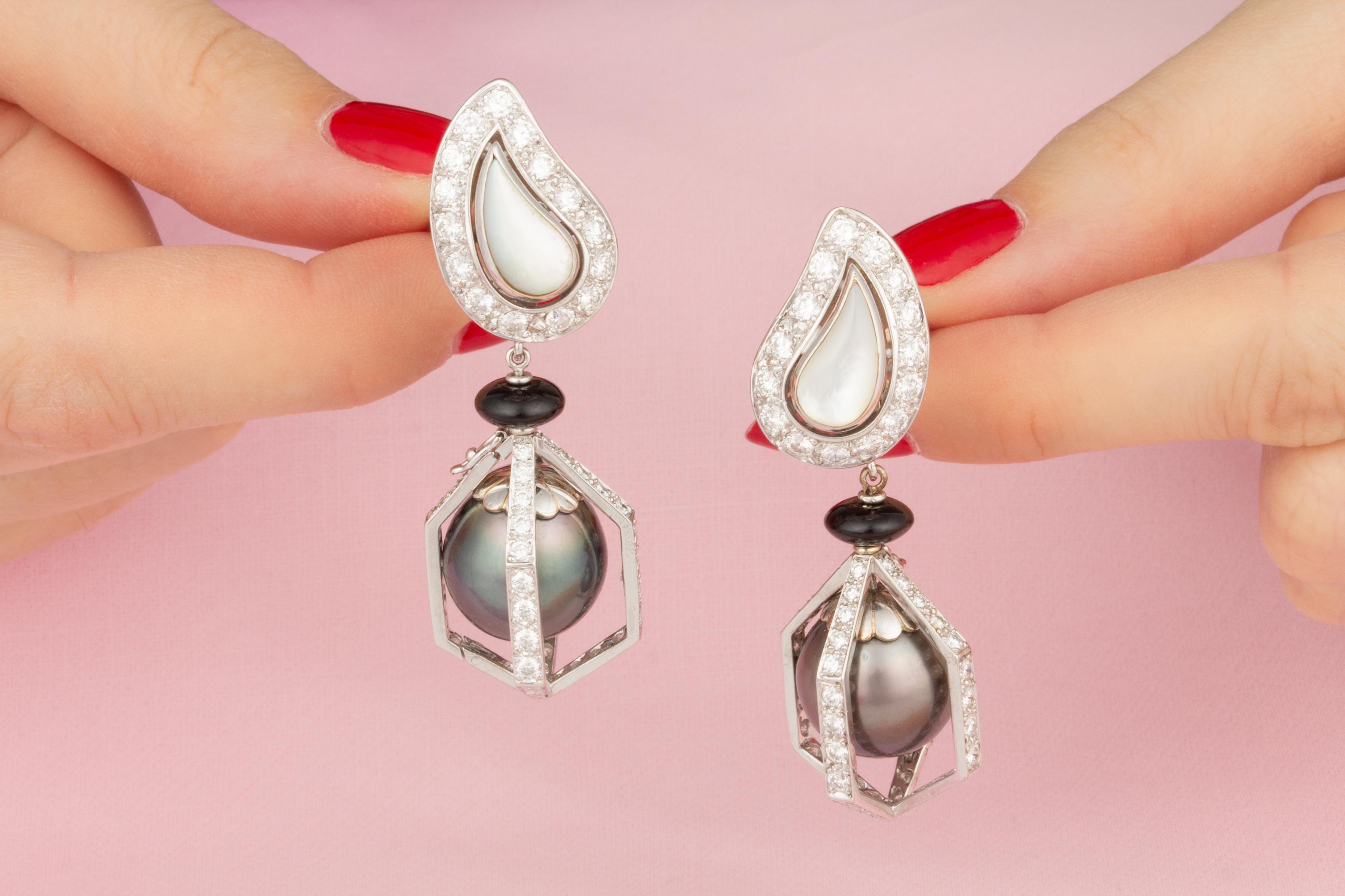 Women's Ella Gafter 144mm Black Tahitian Pearl Diamond Drop Earrings For Sale