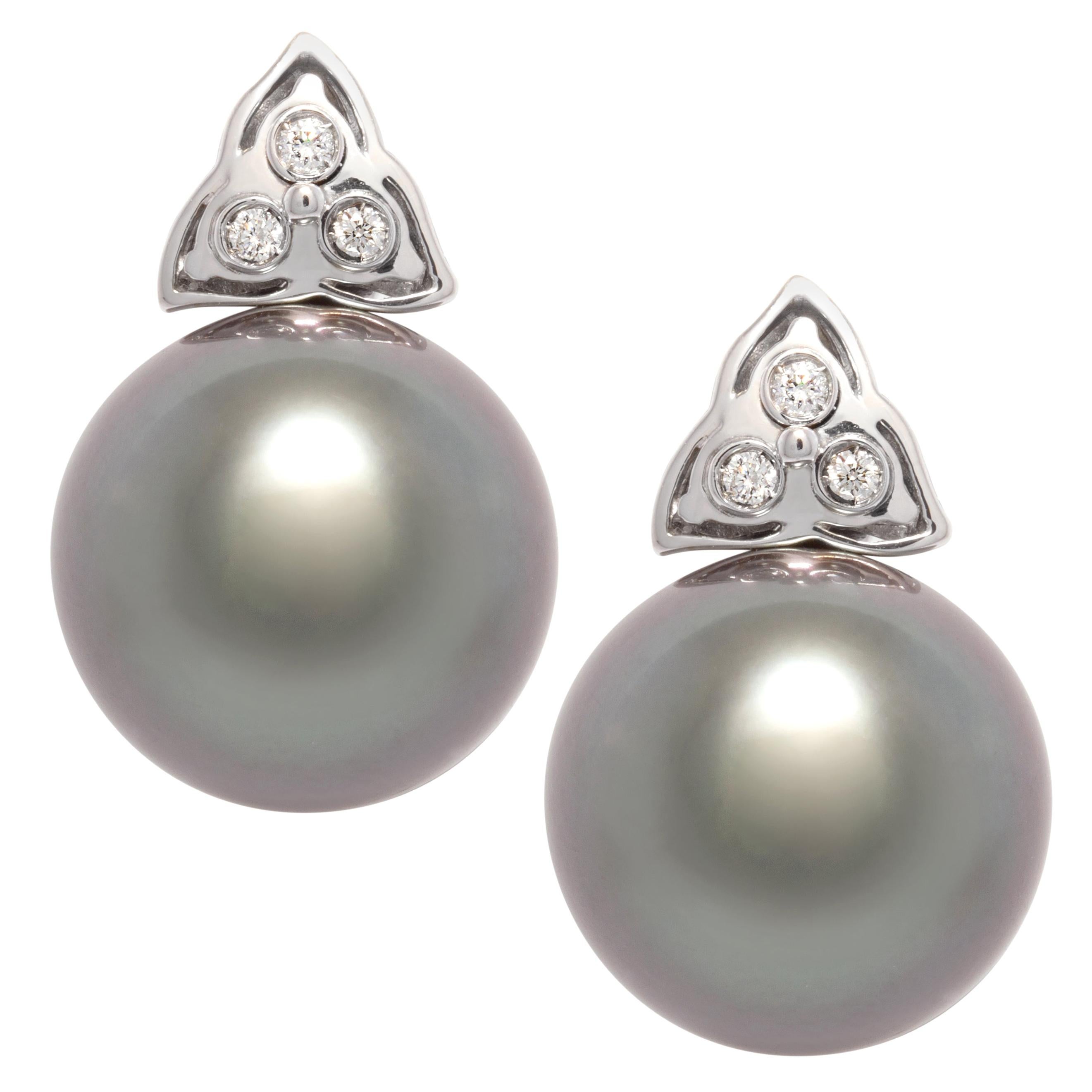 Ella Gafter Clous d'oreilles en perles noires de Tahiti de 13 mm et diamants en vente
