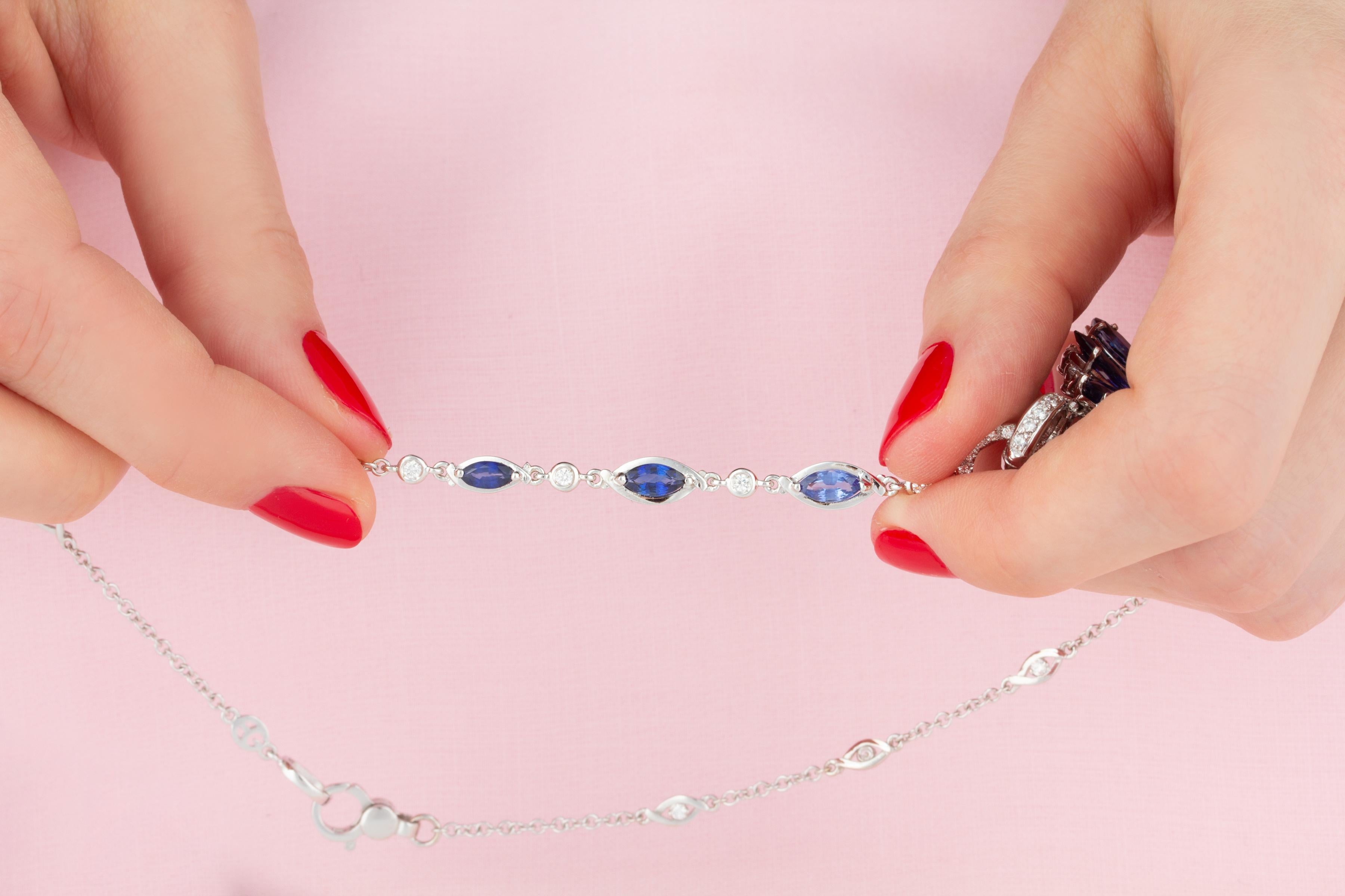 Ella Gafter Blue Sapphire Diamond Pendant Necklace  For Sale 1