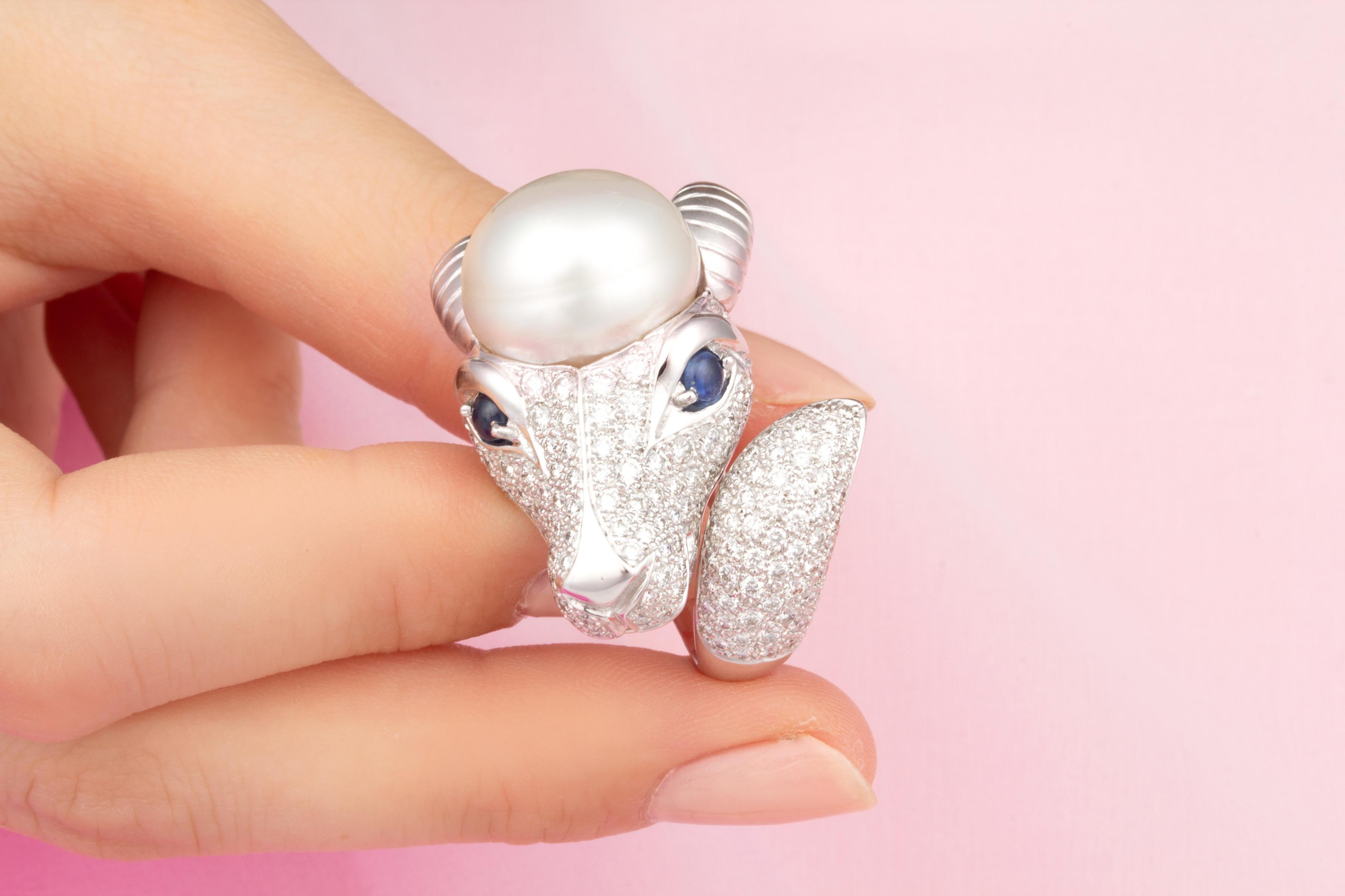 Ella Gafter Capricorn Pearl Diamond Zodiac Ring  In New Condition For Sale In New York, NY