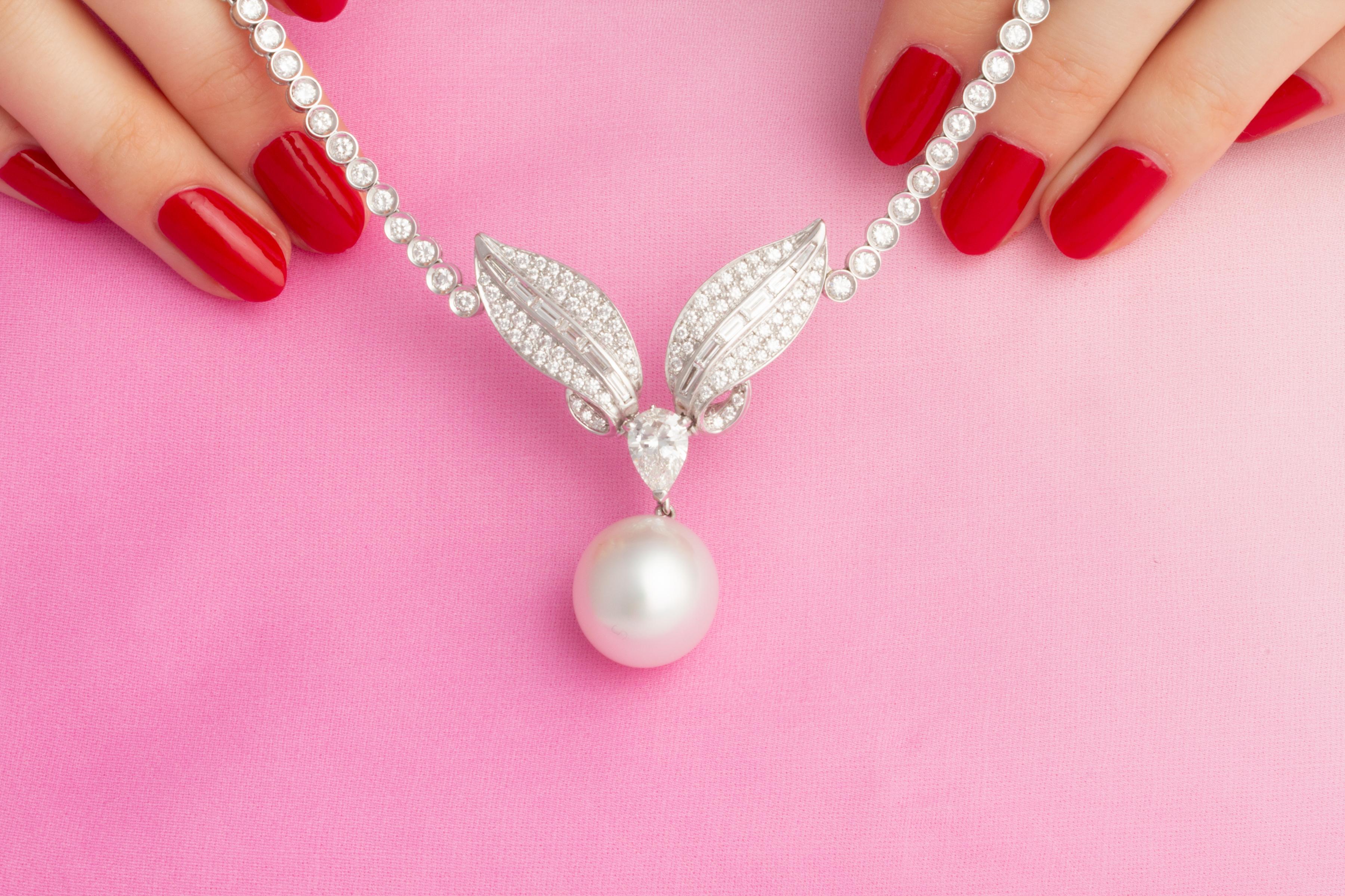 Ella Gafter Diamond South Sea Pearl Necklace Earrings Set In New Condition For Sale In New York, NY