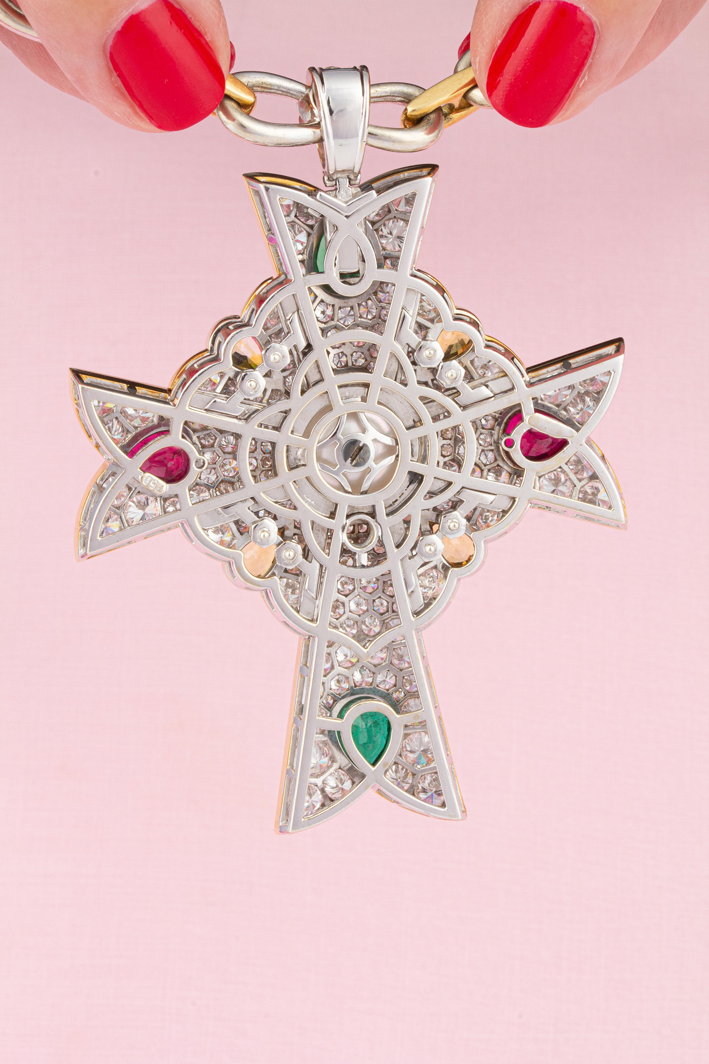 Ella Gafter Diamond Cross Pendant Brooch Necklace In New Condition For Sale In New York, NY