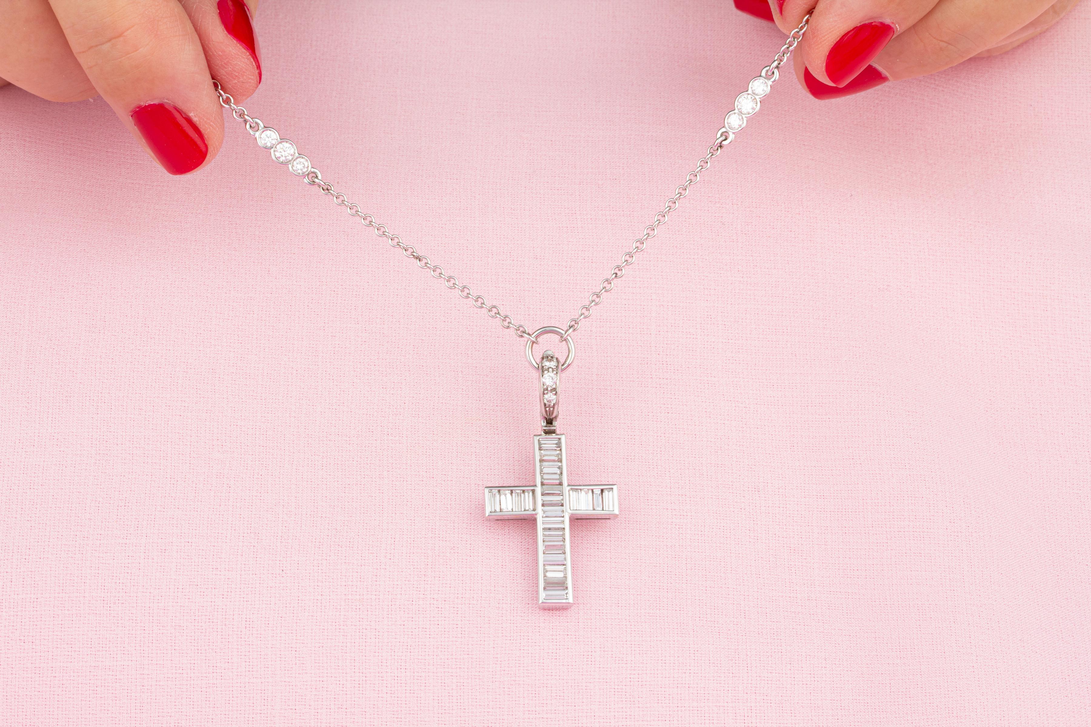 Contemporary Ella Gafter Diamond Cross Pendant Necklace For Sale