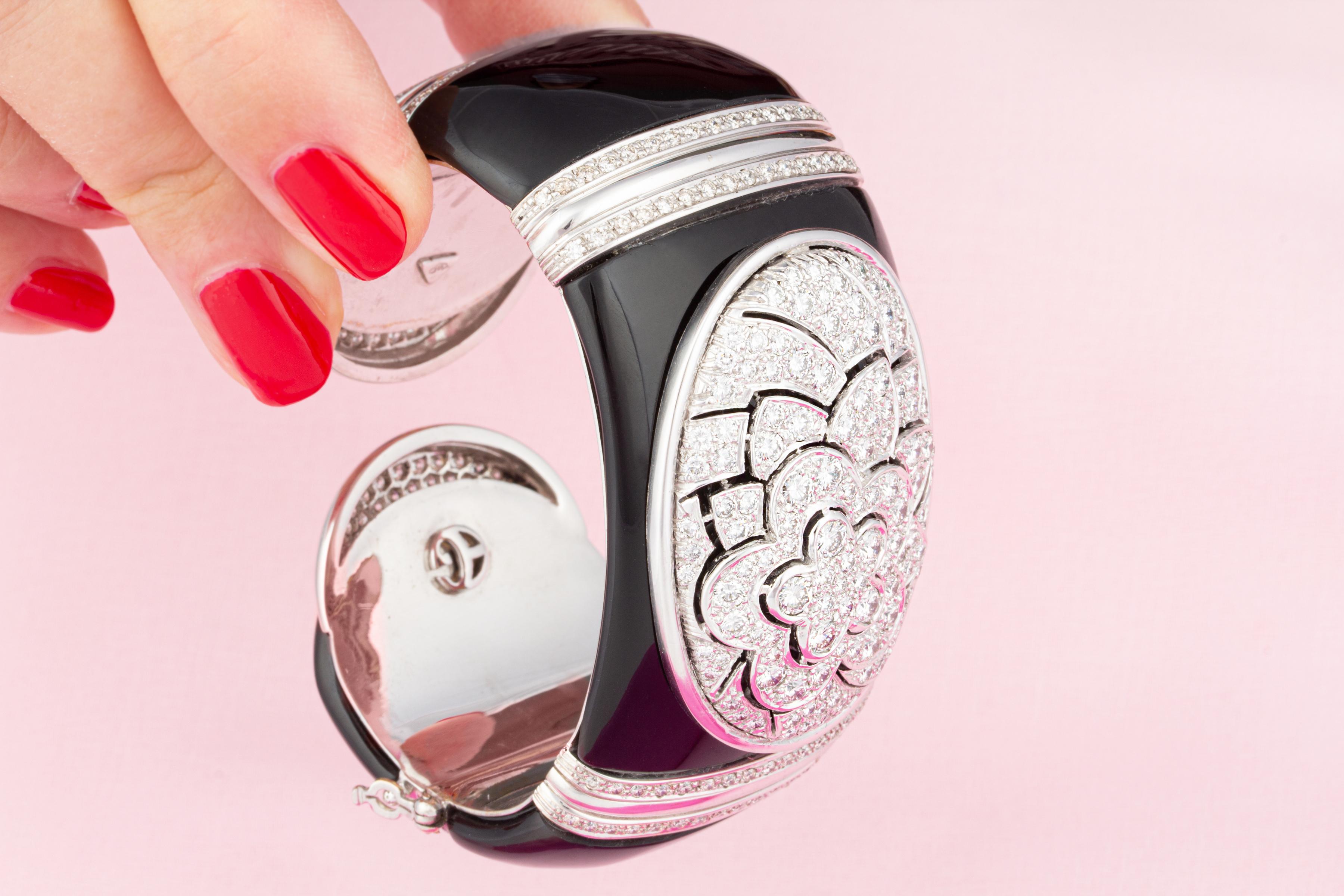 Ella Gafter Art Déco style Diamond Cuff Bracelet For Sale 5