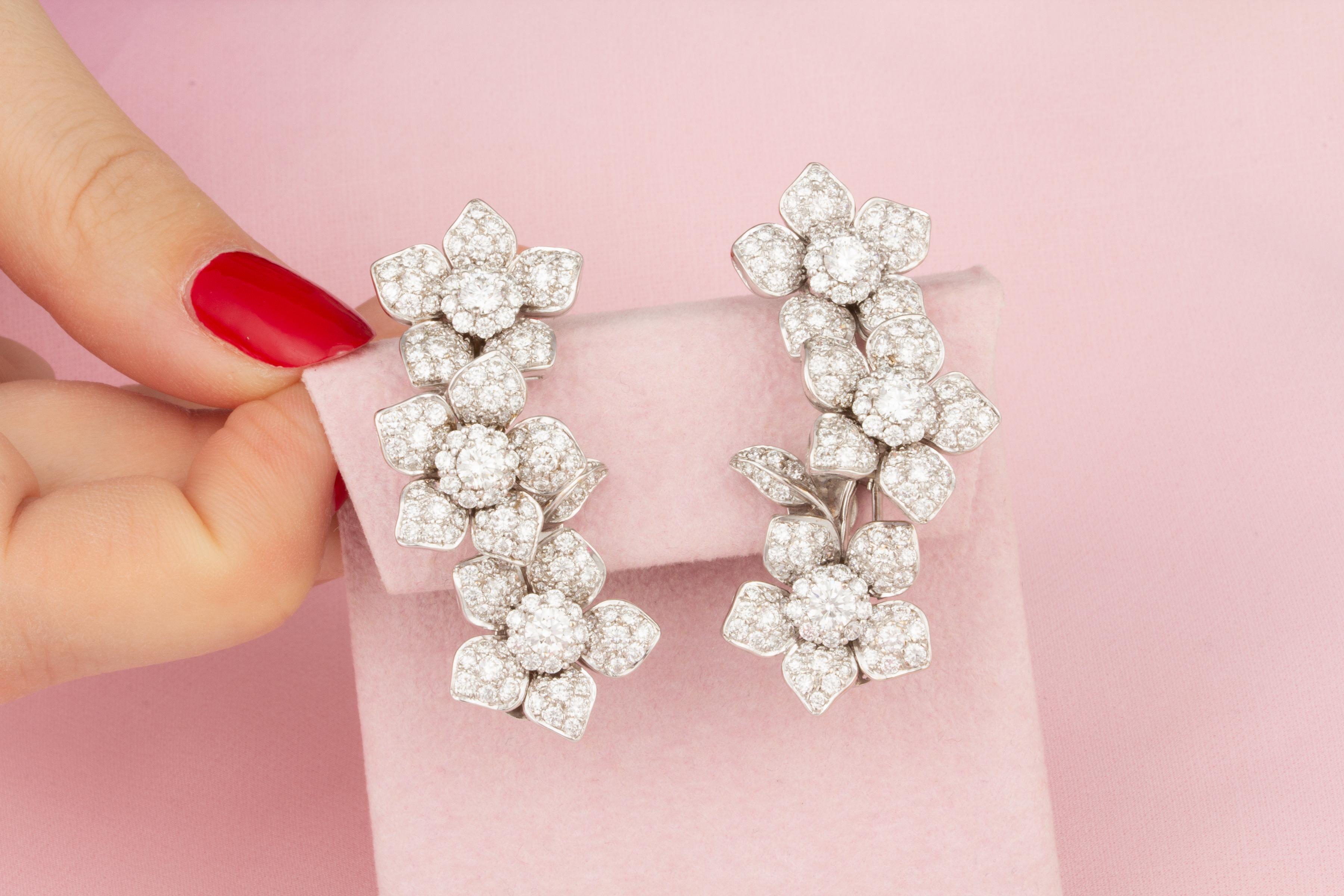 Ella Gafter Diamond Flower Earcuff Earrings In New Condition In New York, NY