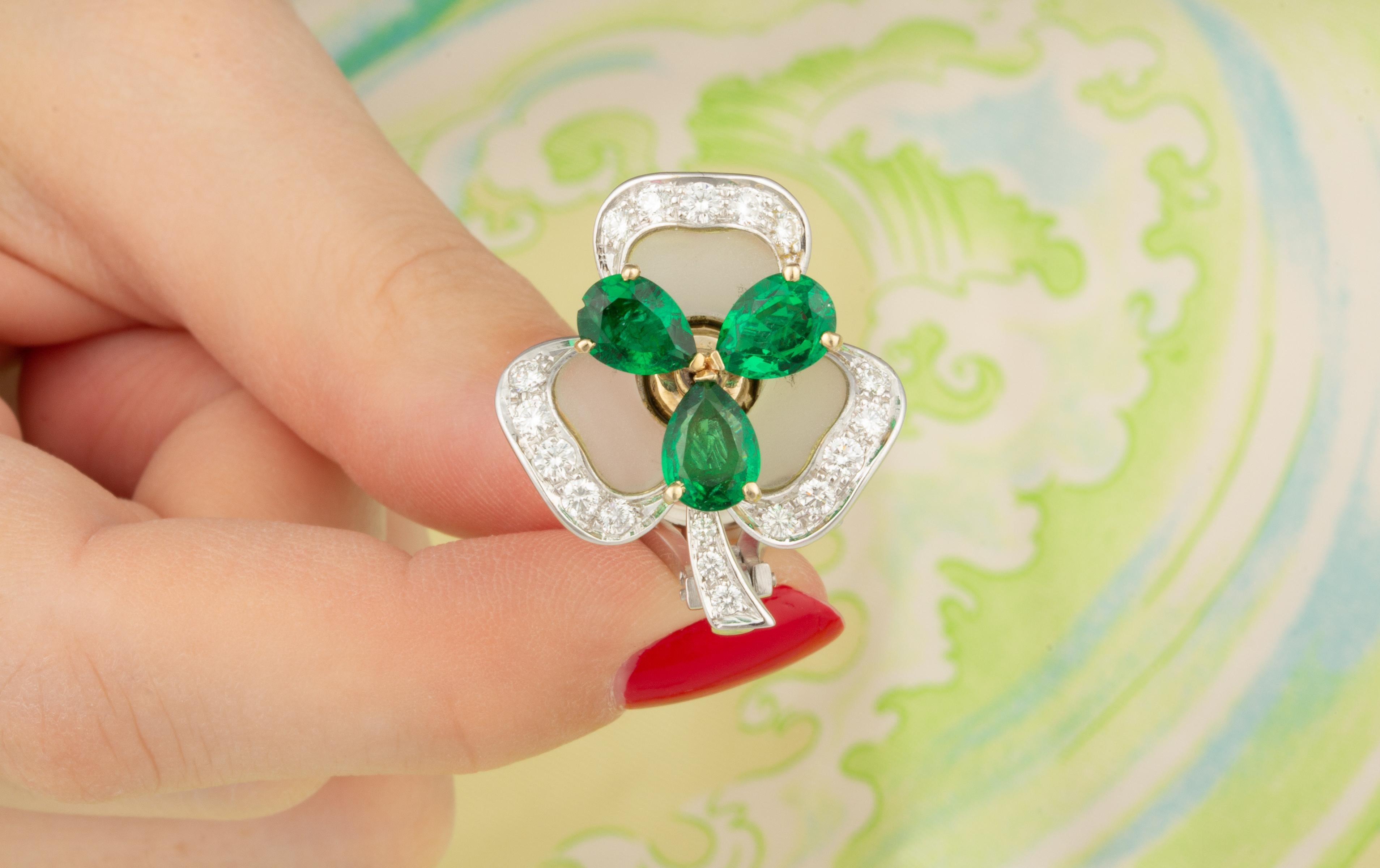 Ella Gafter Emerald Diamond Clover Earrings  In New Condition For Sale In New York, NY