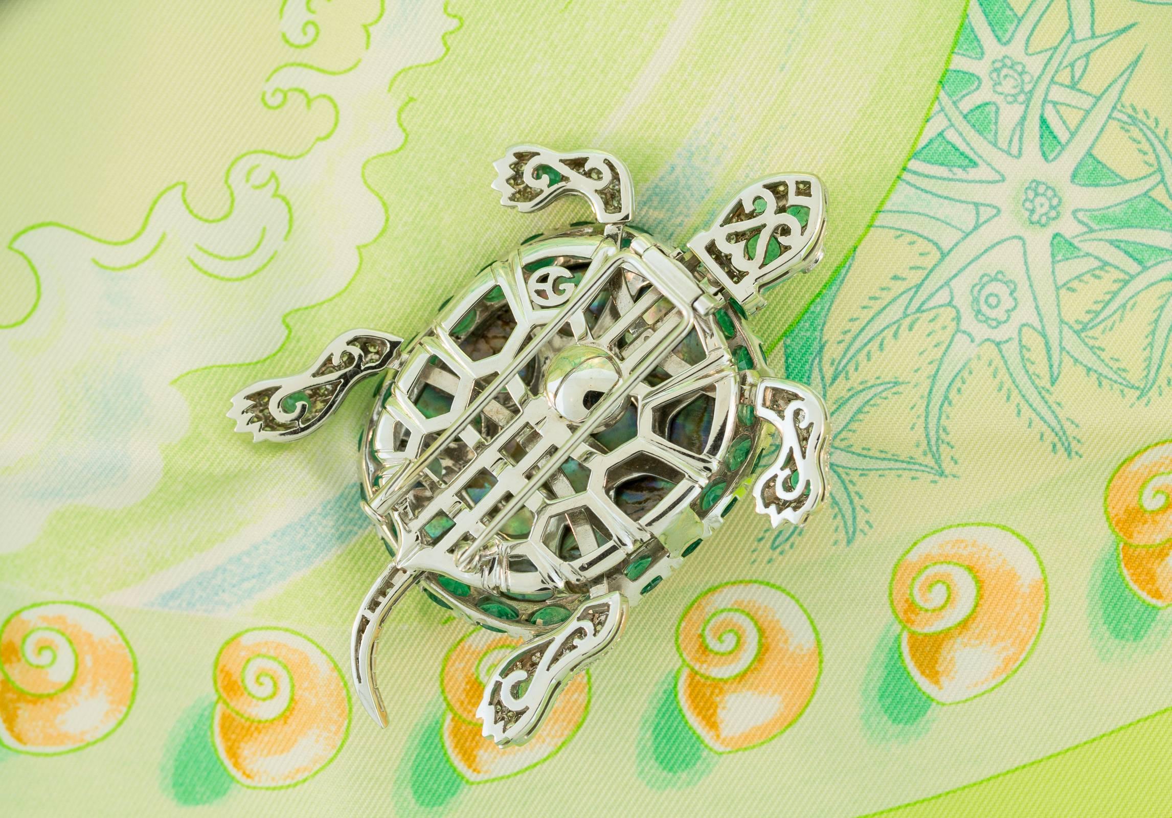 Round Cut Ella Gafter Turtle Brooch Diamond Emerald   For Sale