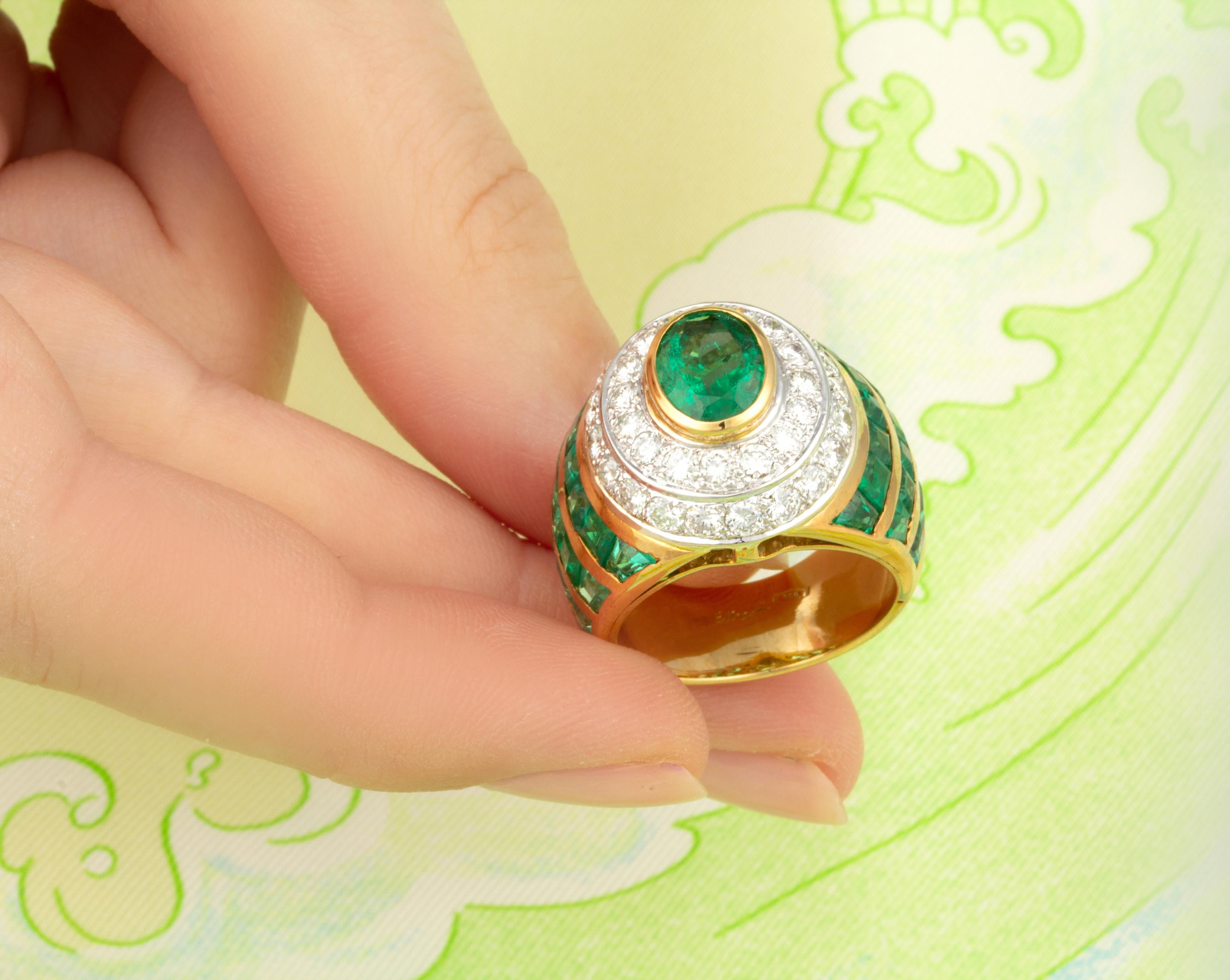 Emerald Diamond Cocktail Ring Dome Design by Ella Gafter In New Condition For Sale In New York, NY