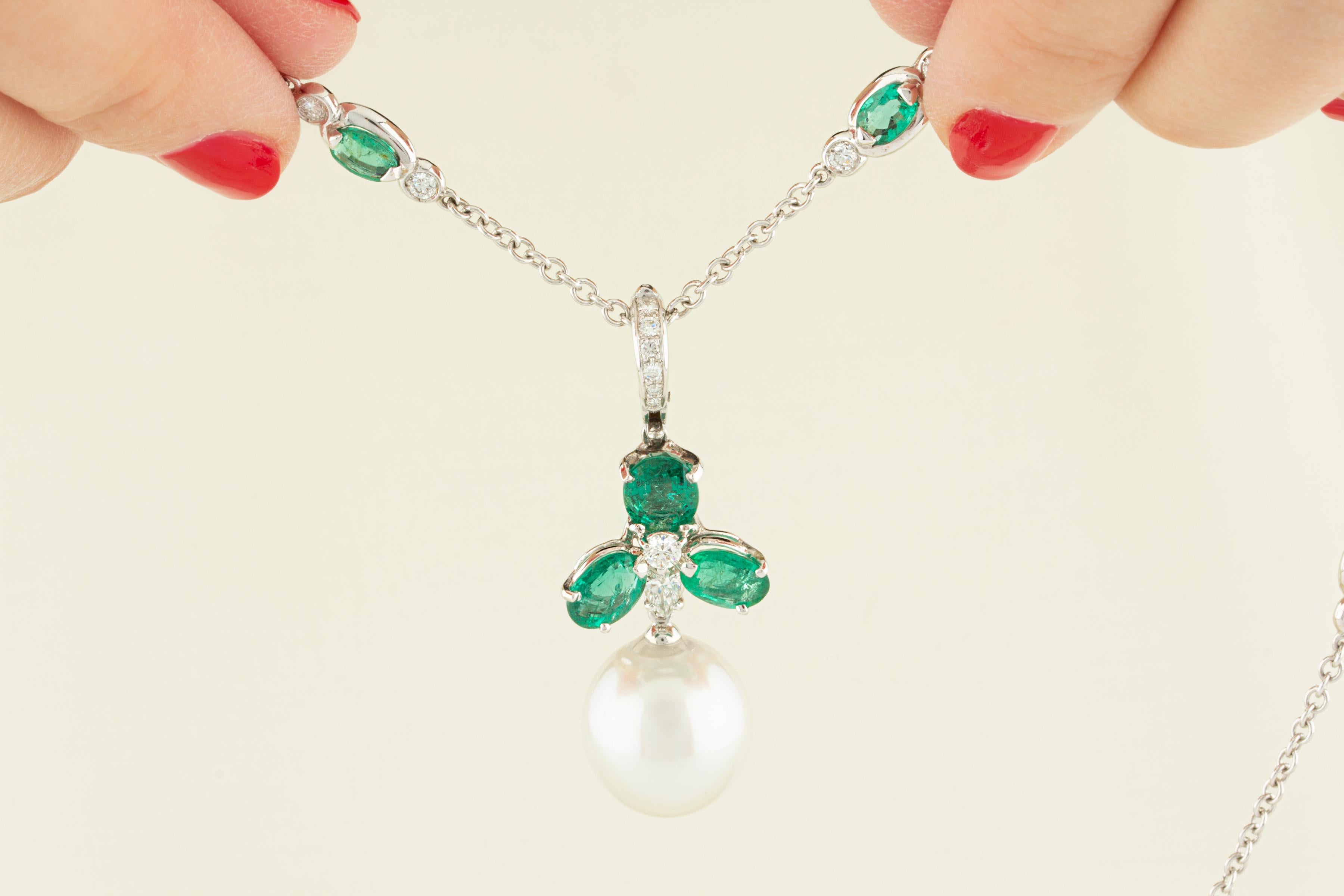 Ella Gafter Emerald Diamond Pearl Pendant Necklace In New Condition For Sale In New York, NY