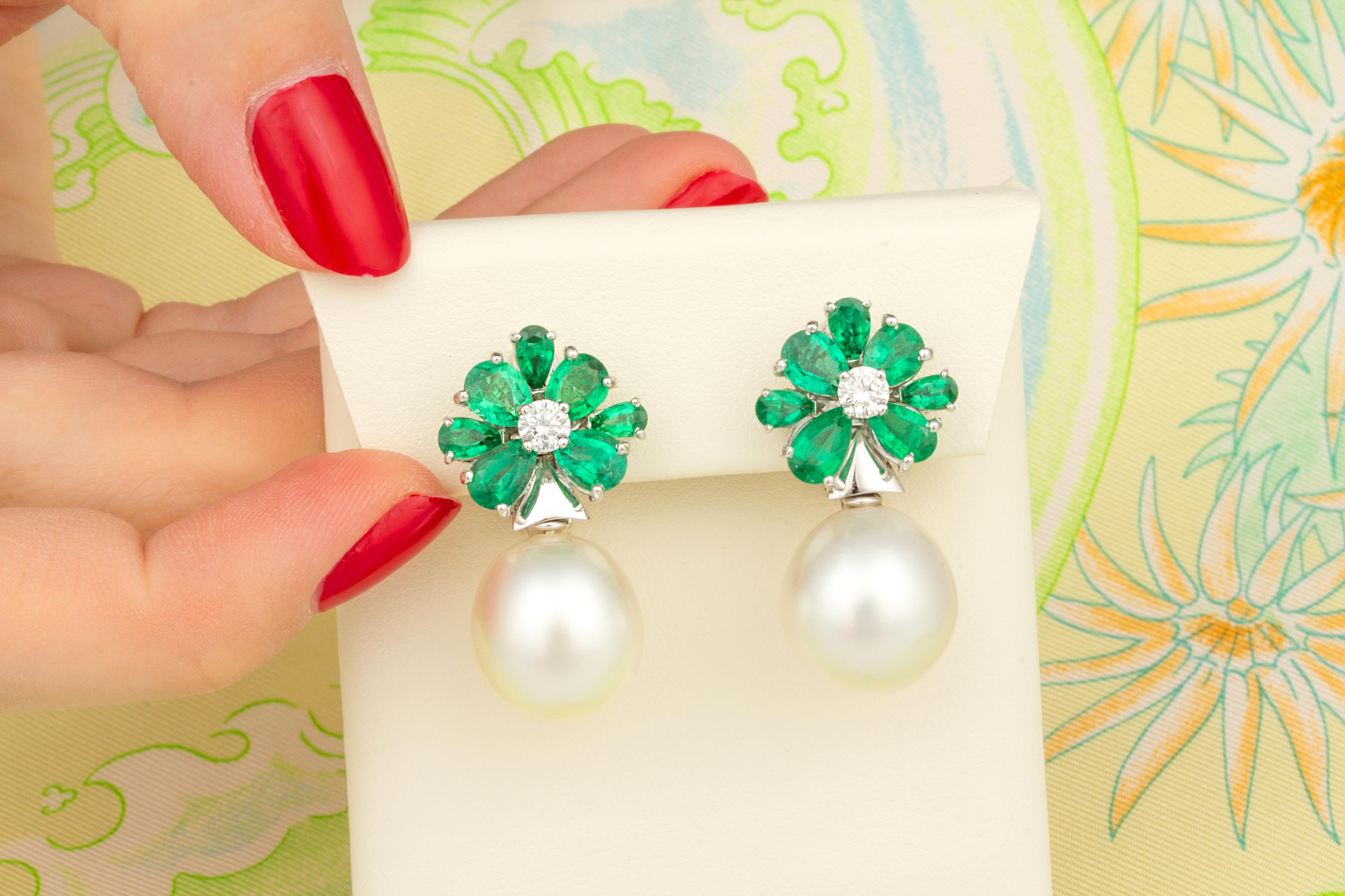 Pendientes Esmeralda Mar del Sur Perla Diamante Diseño de Ella Gafter Artista en venta
