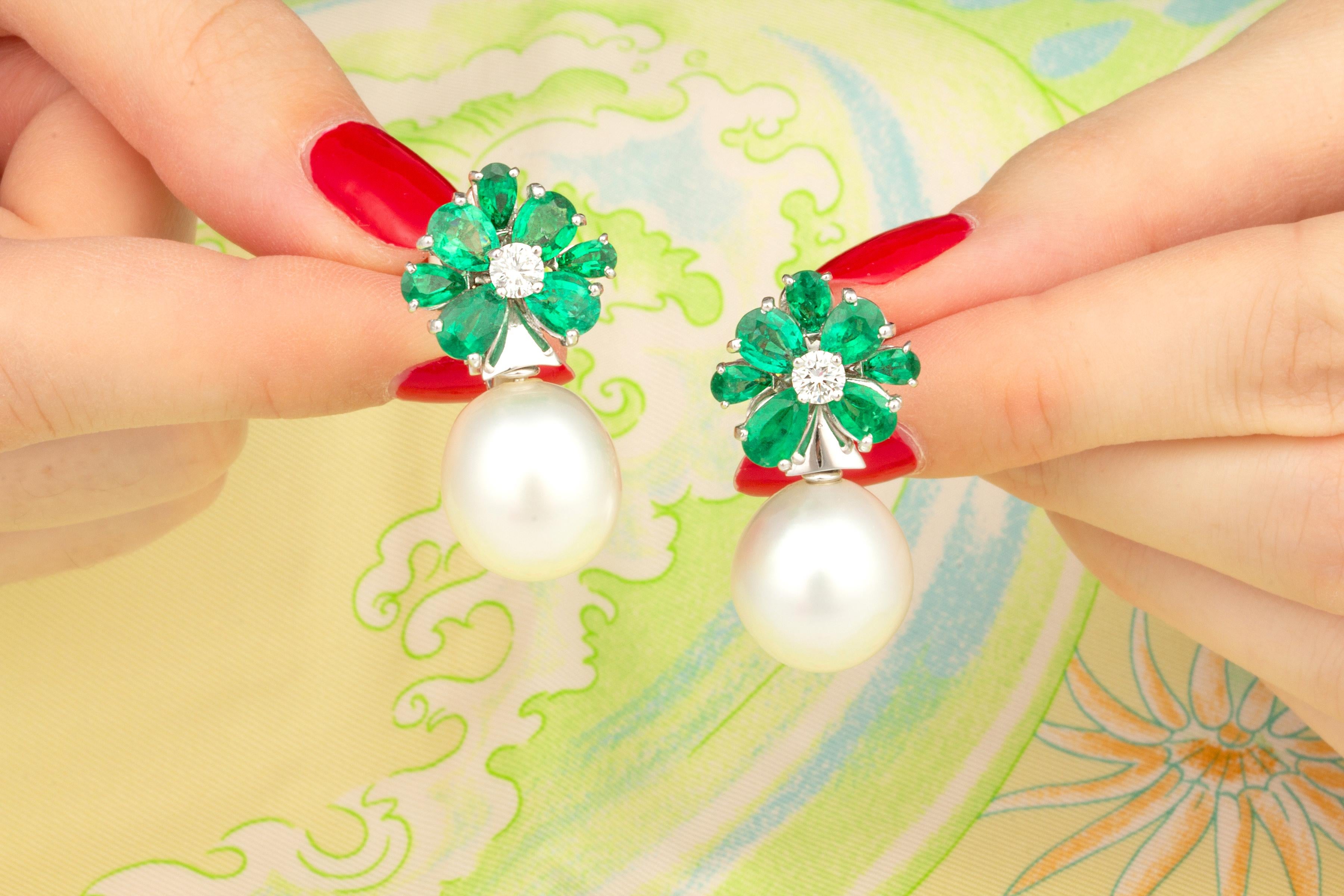 Pendientes Esmeralda Mar del Sur Perla Diamante Diseño de Ella Gafter en Nuevo estado para la venta en New York, NY