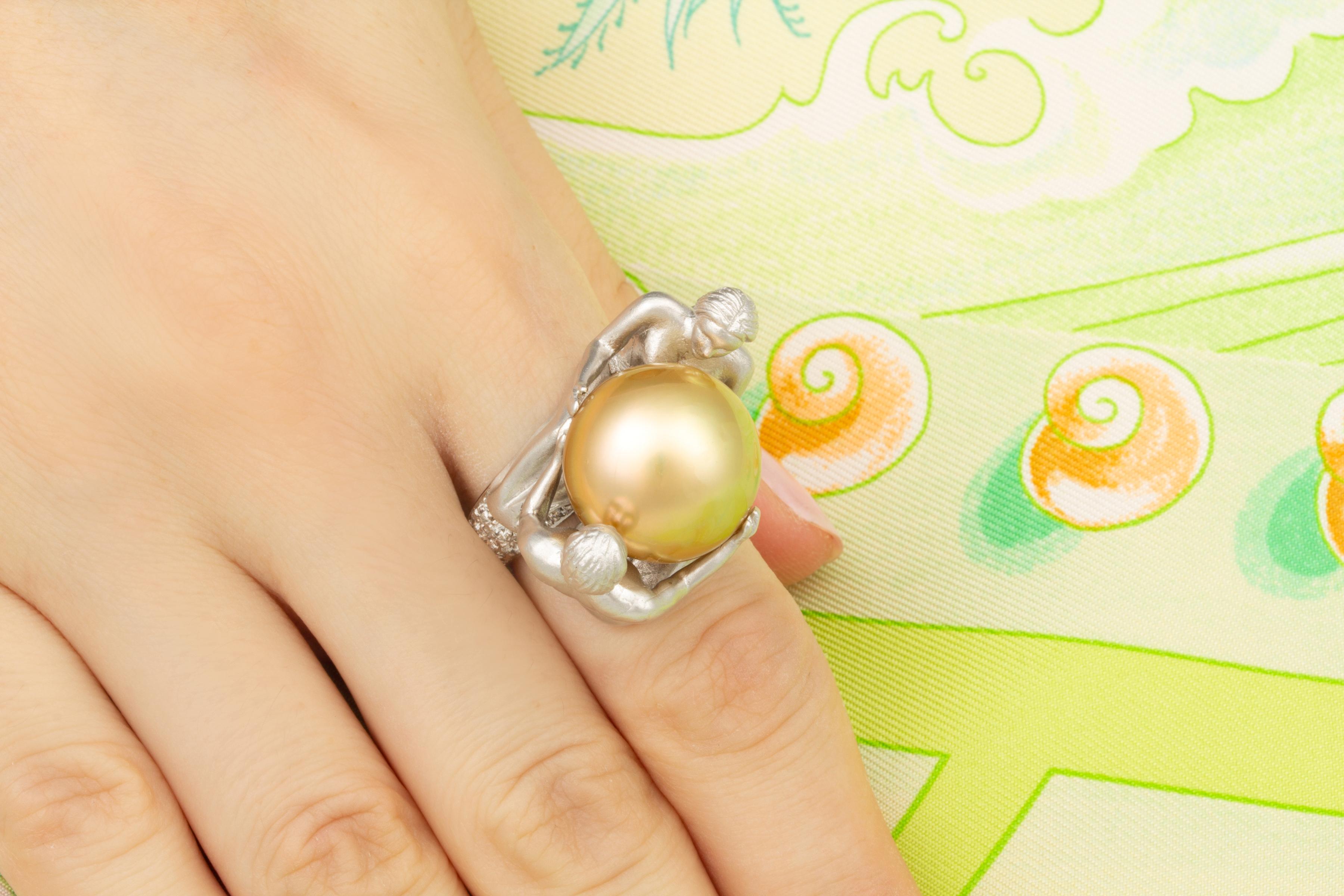 Ella Gafter Gemini Diamant 16mm Goldene Perle Sternzeichen Ring  (Brillantschliff) im Angebot