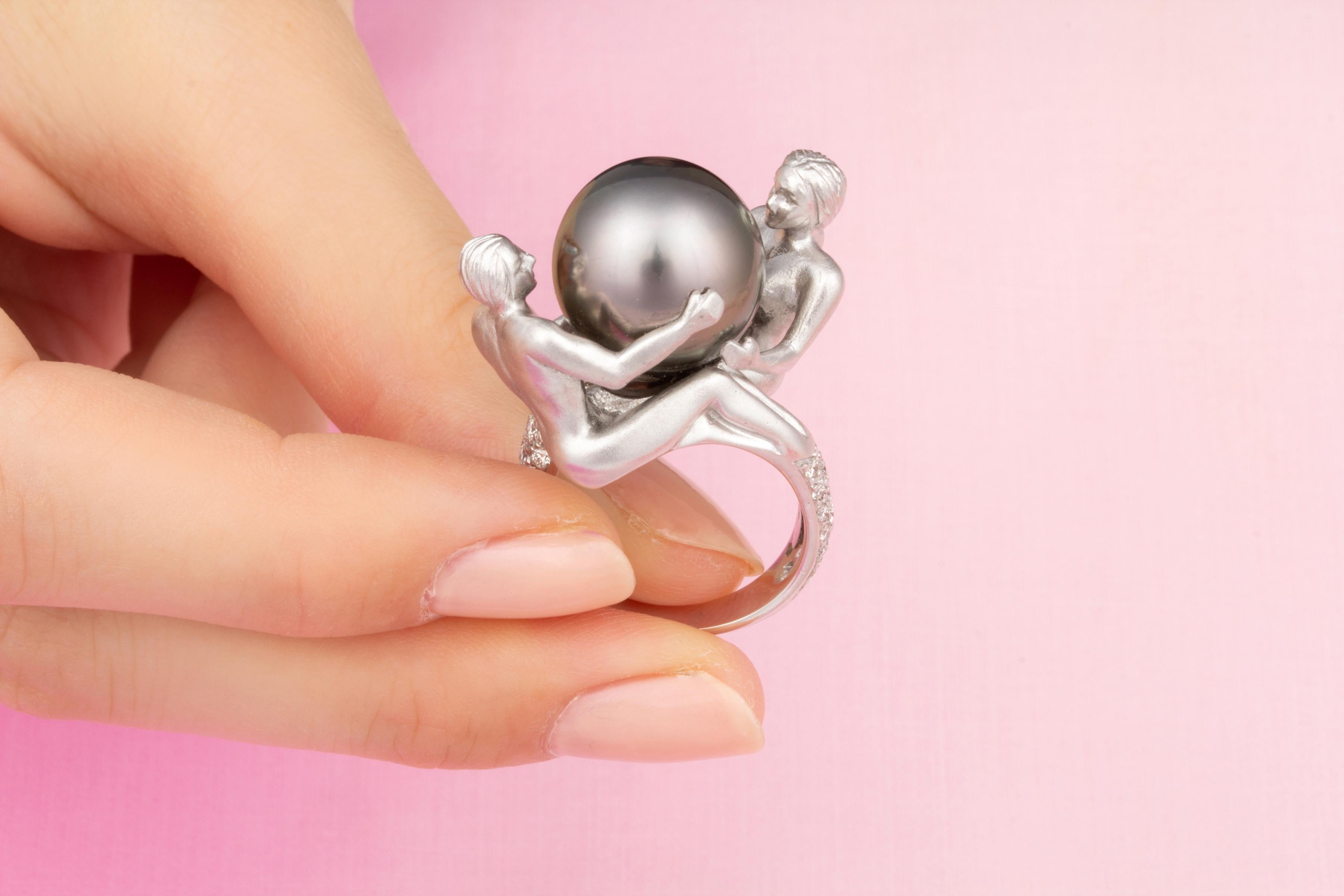 Ella Gafter Gemini Diamond Pearl Zodiac Ring  In New Condition For Sale In New York, NY