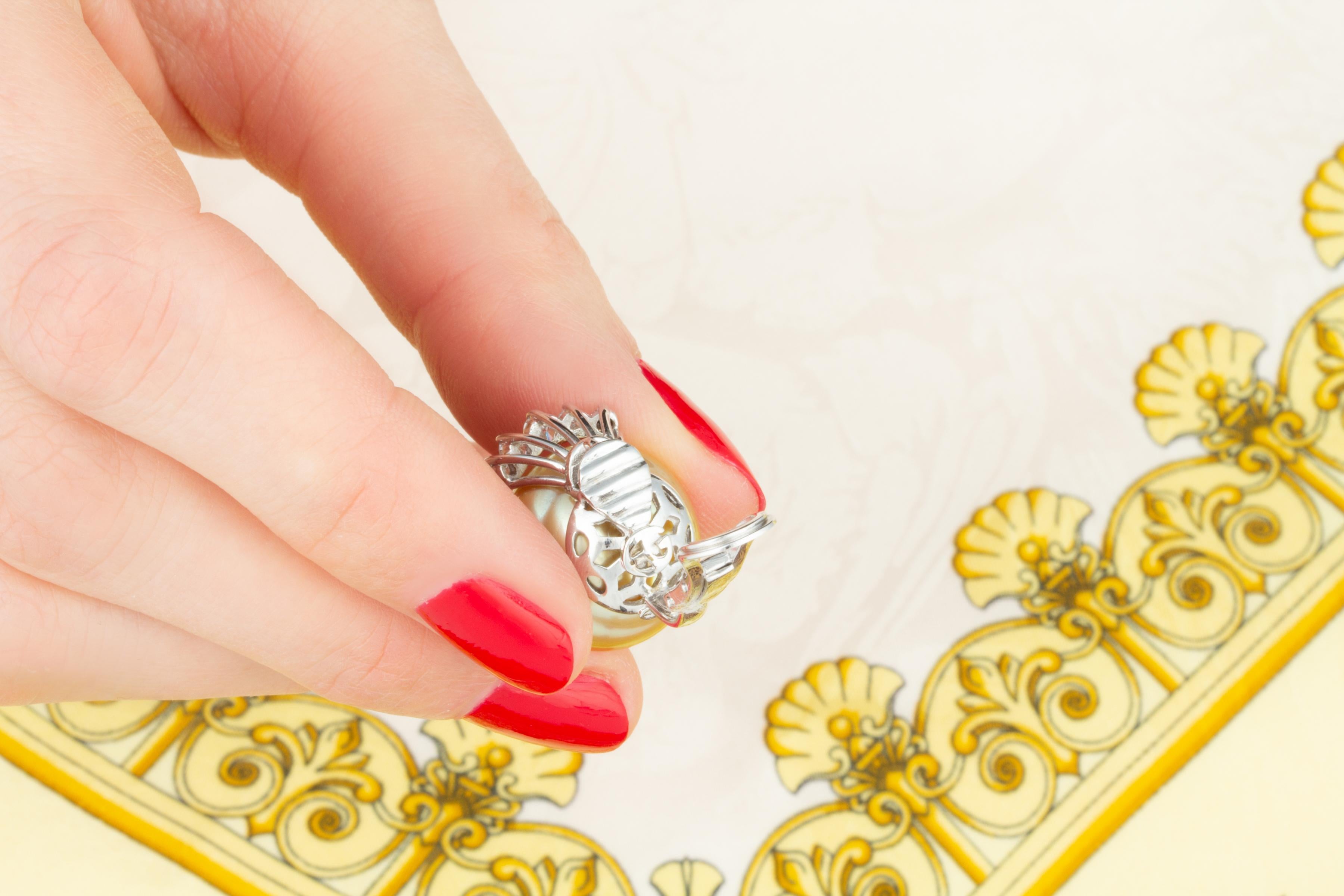 Ella Gafter Boucles d'oreilles à clip en perles d'or et diamants Pour femmes en vente