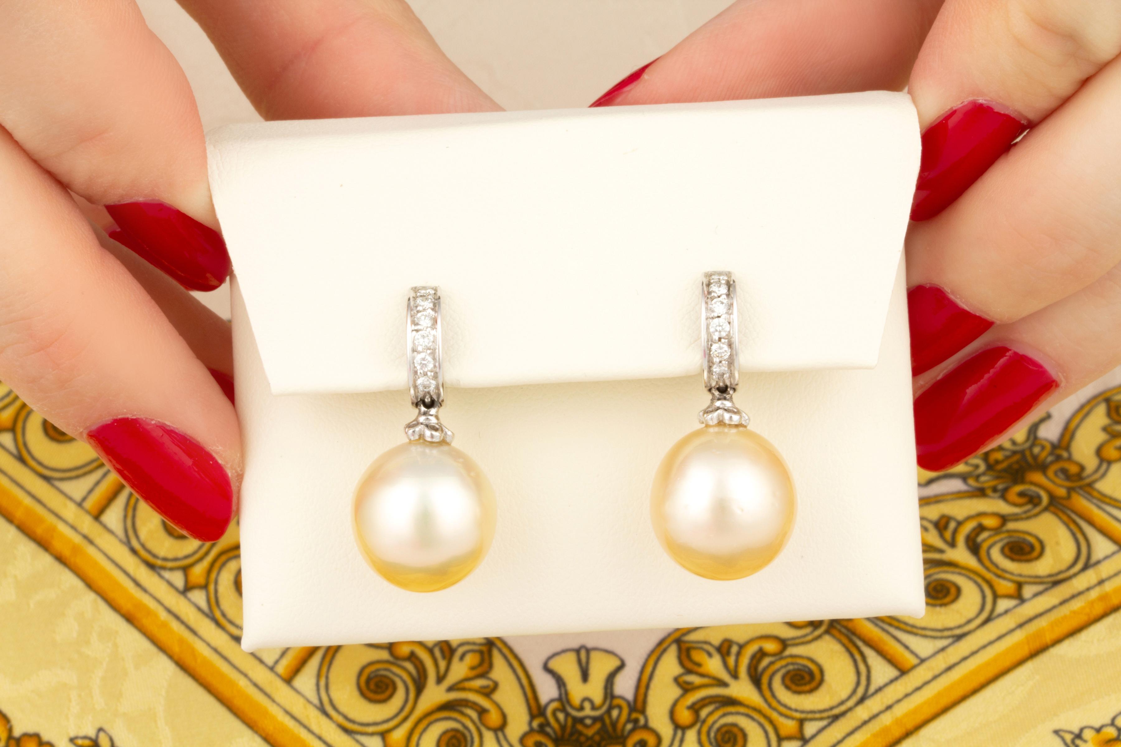 Ella Gafter Goldene Perlen-Diamant-Ohrringe (Brillantschliff) im Angebot
