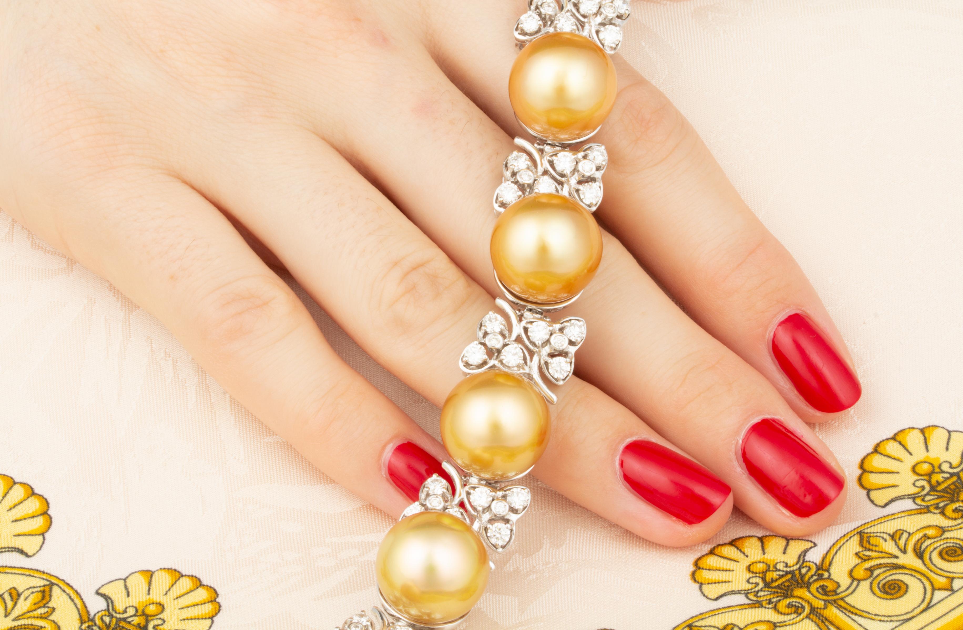 Artista Bracciale con perle d'oro e diamanti di Ella Gafter in vendita
