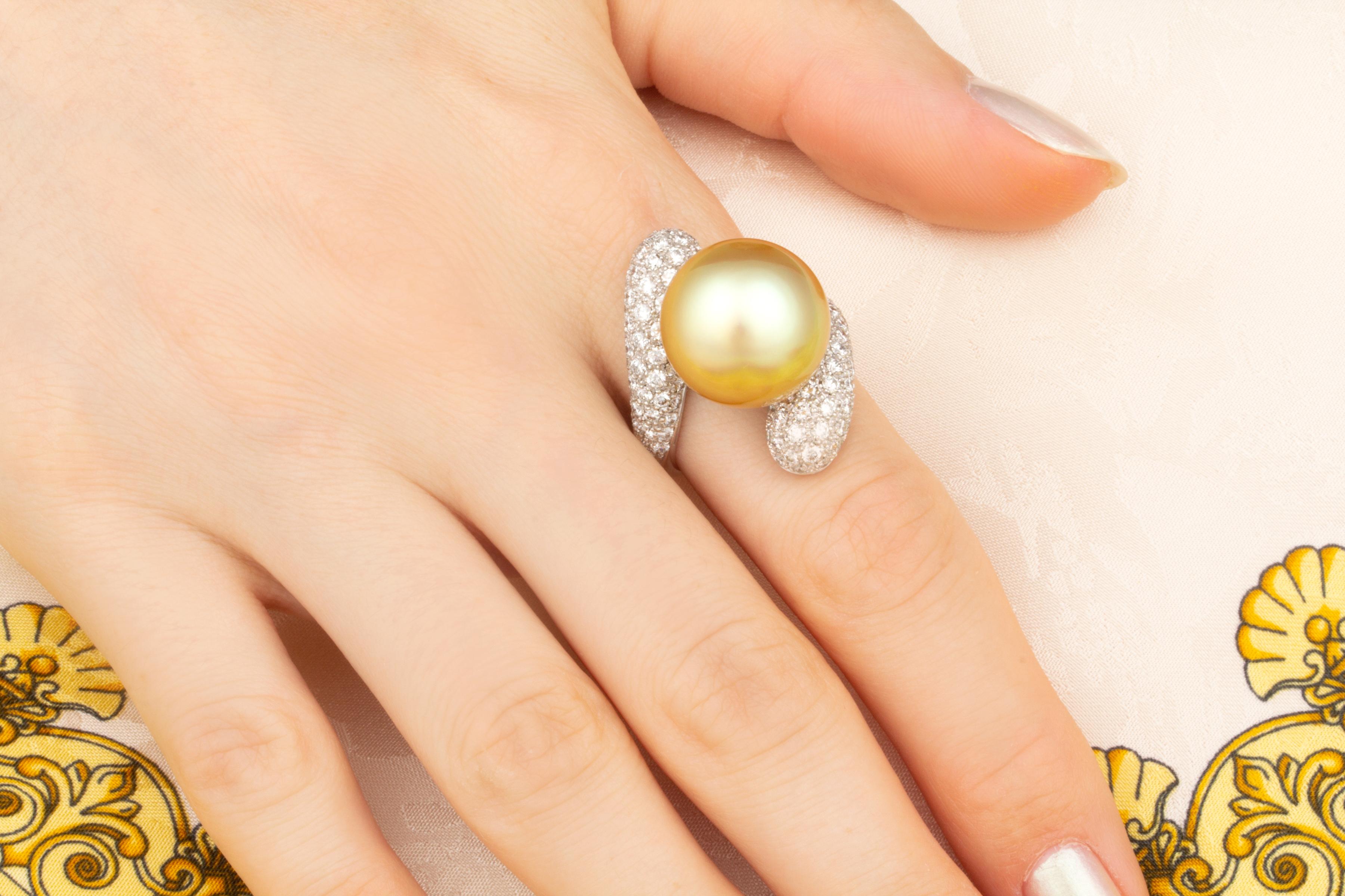 Ella Gafter Golden South Sea Pearl Diamond Cocktail Ring In New Condition For Sale In New York, NY
