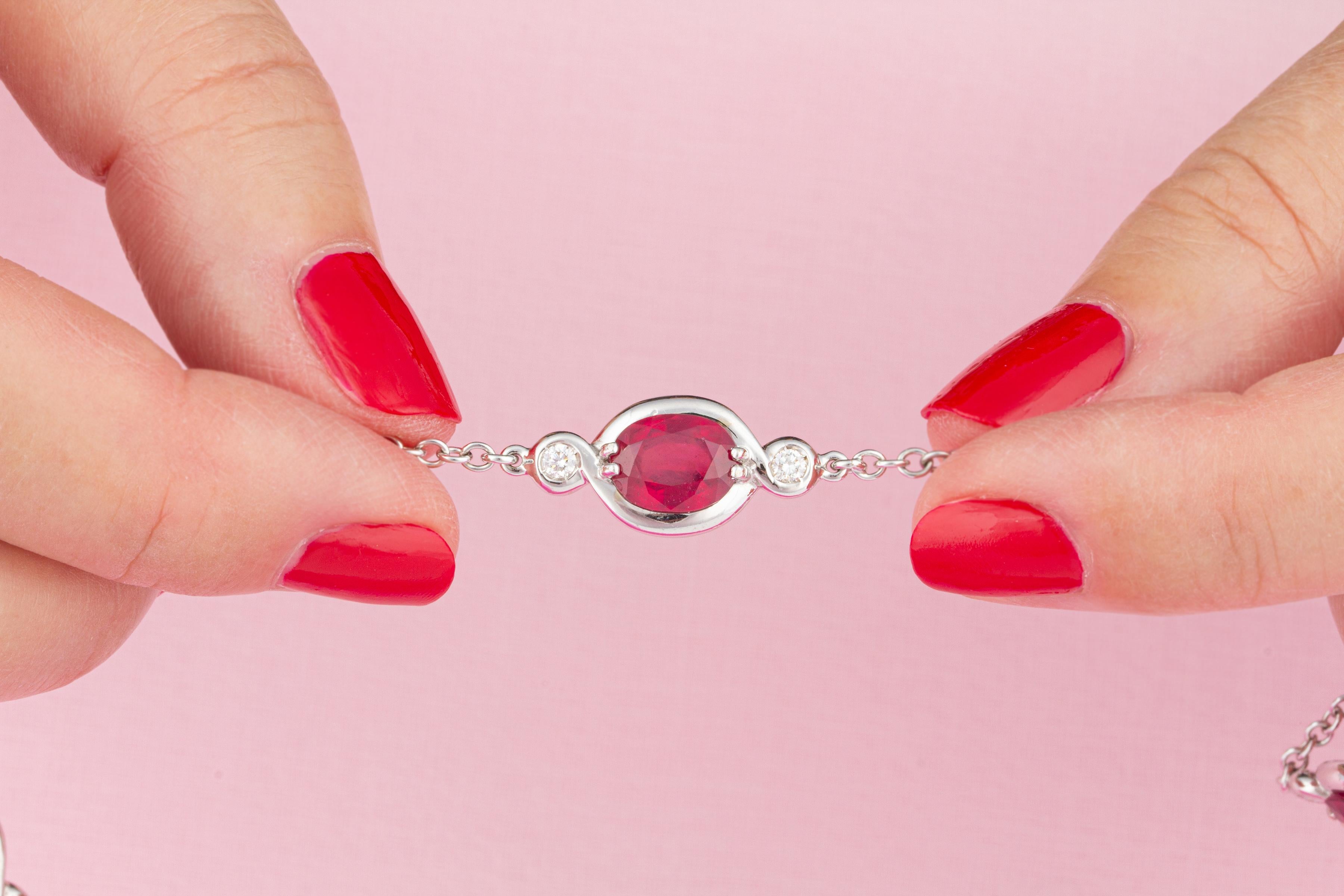 Collana con ciondolo di perle a forma di cuore con diamante e rubino da 18 mm, design di Ella Gafter in vendita 4