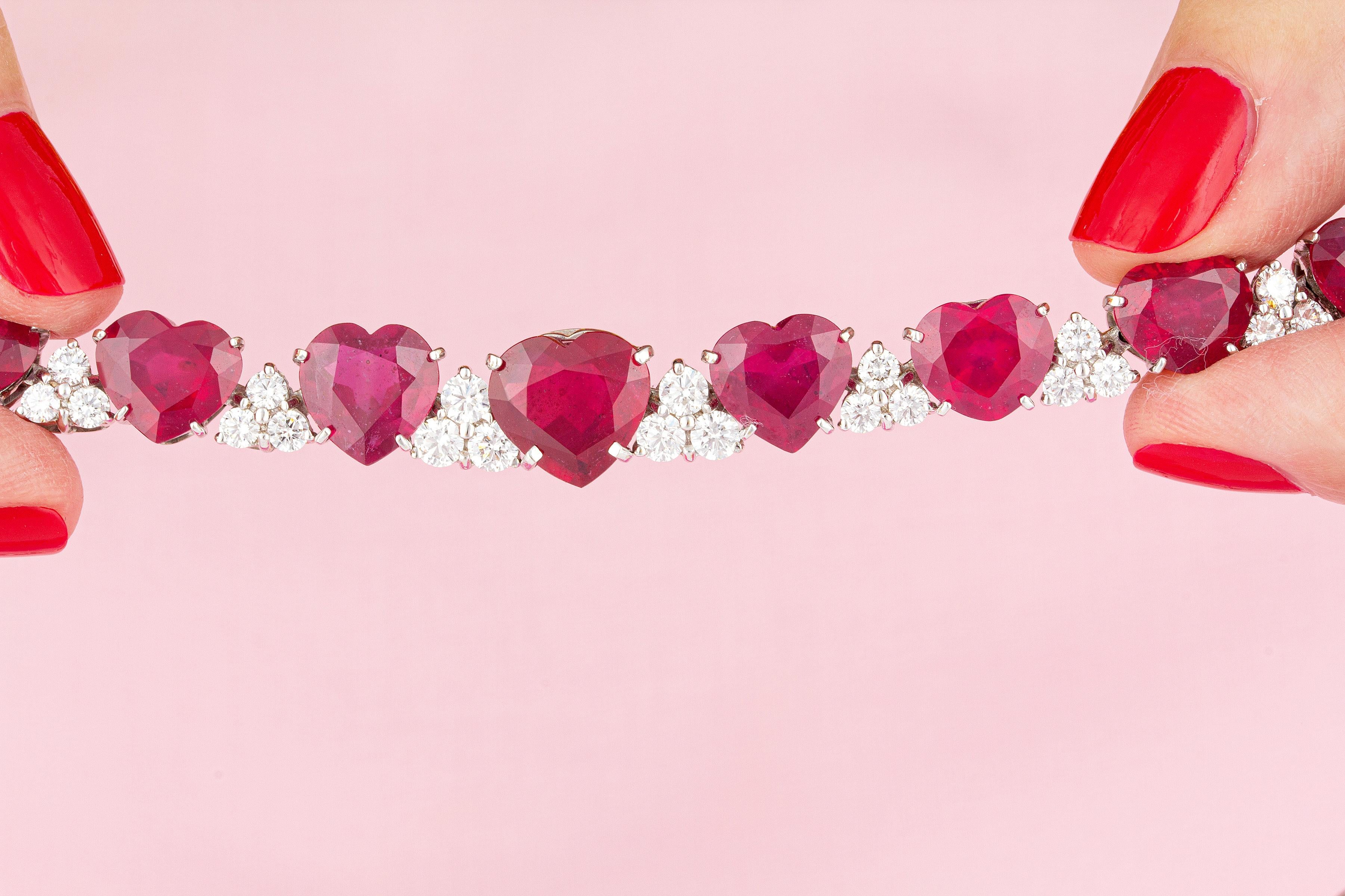 Ella Gafter Riviera-Halskette in Herzform mit Rubin und Diamanten Damen im Angebot