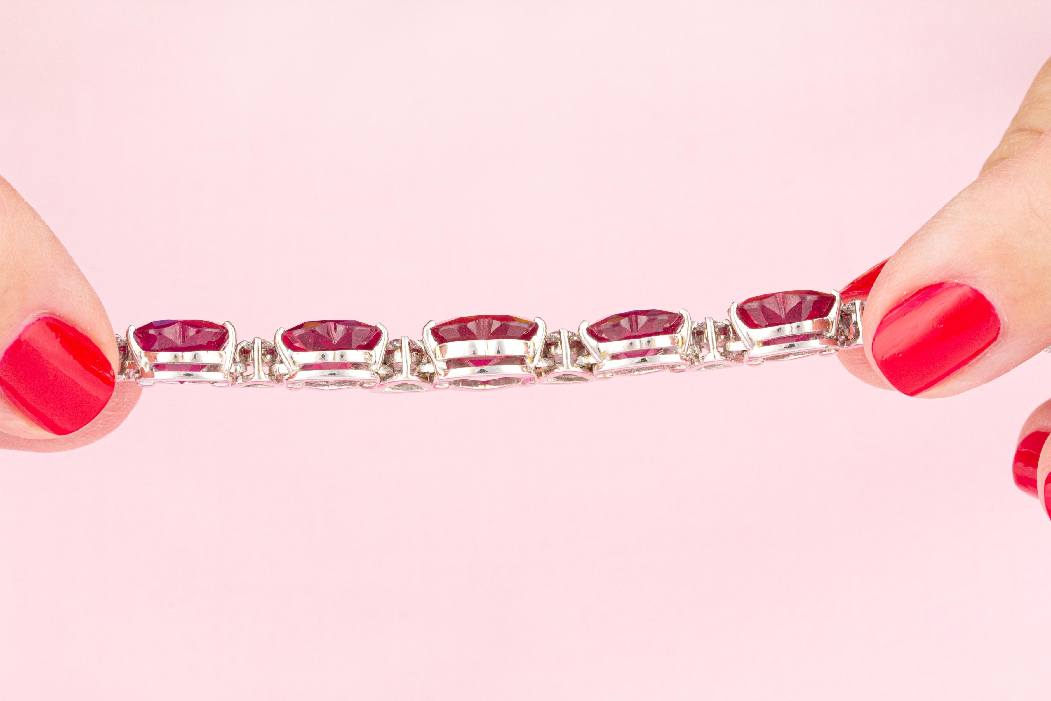 Ella Gafter Heart Shape Ruby Diamond Riviera Necklace In New Condition For Sale In New York, NY