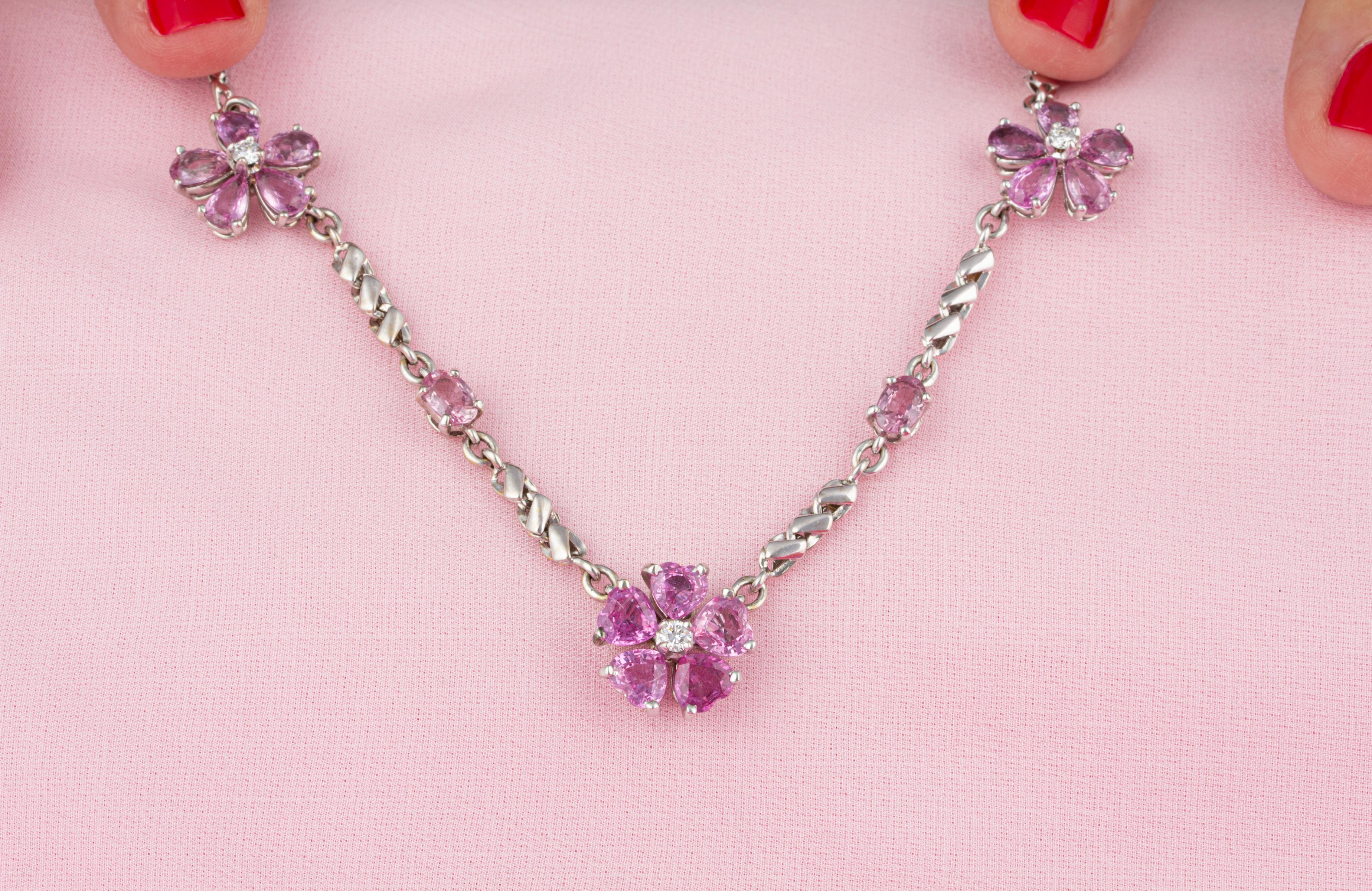 Cuore Collana girocollo con zaffiro rosa e diamanti di Ella Gafter in vendita