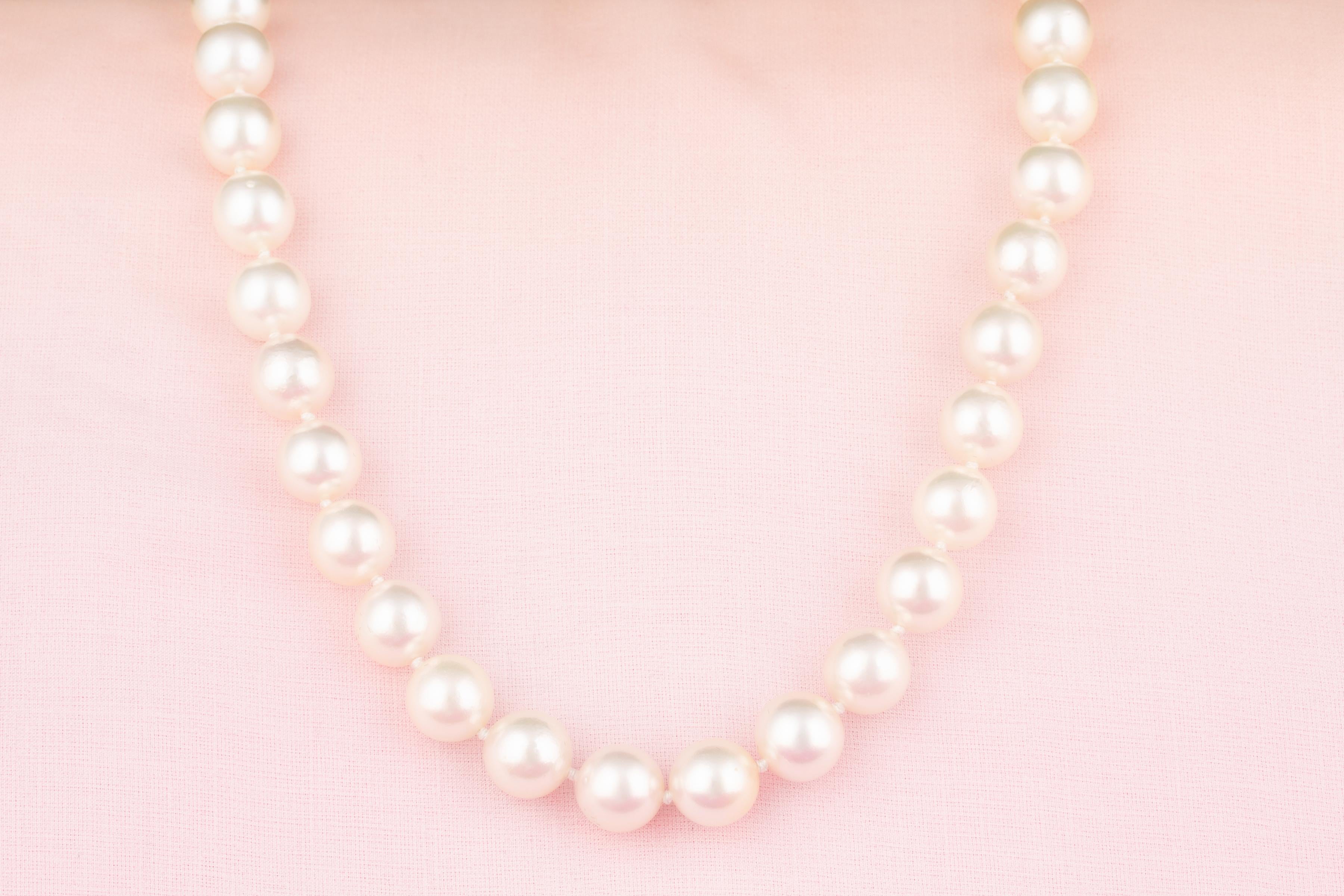 Brilliant Cut Ella Gafter Japanese 10.5/10mm Pearl Strand Necklace For Sale