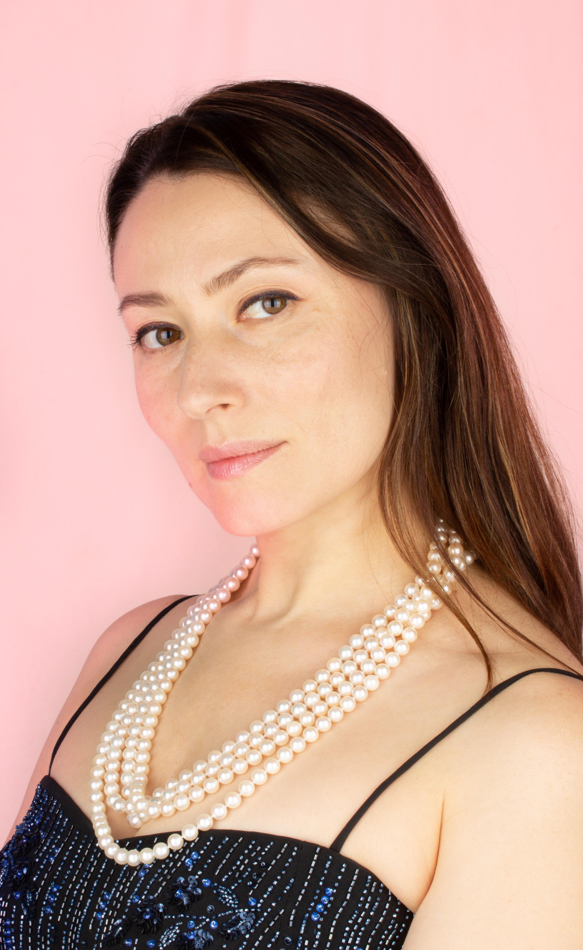 The 104” Japanese Akoya pearl necklace consists of 302 homogeneous round pearls (Pinctada Fucata) of 8mm diameter. The pearls display an attractive nacre, lustre, and iridescence. The necklace is held together by a handmade 18 carat white gold clasp