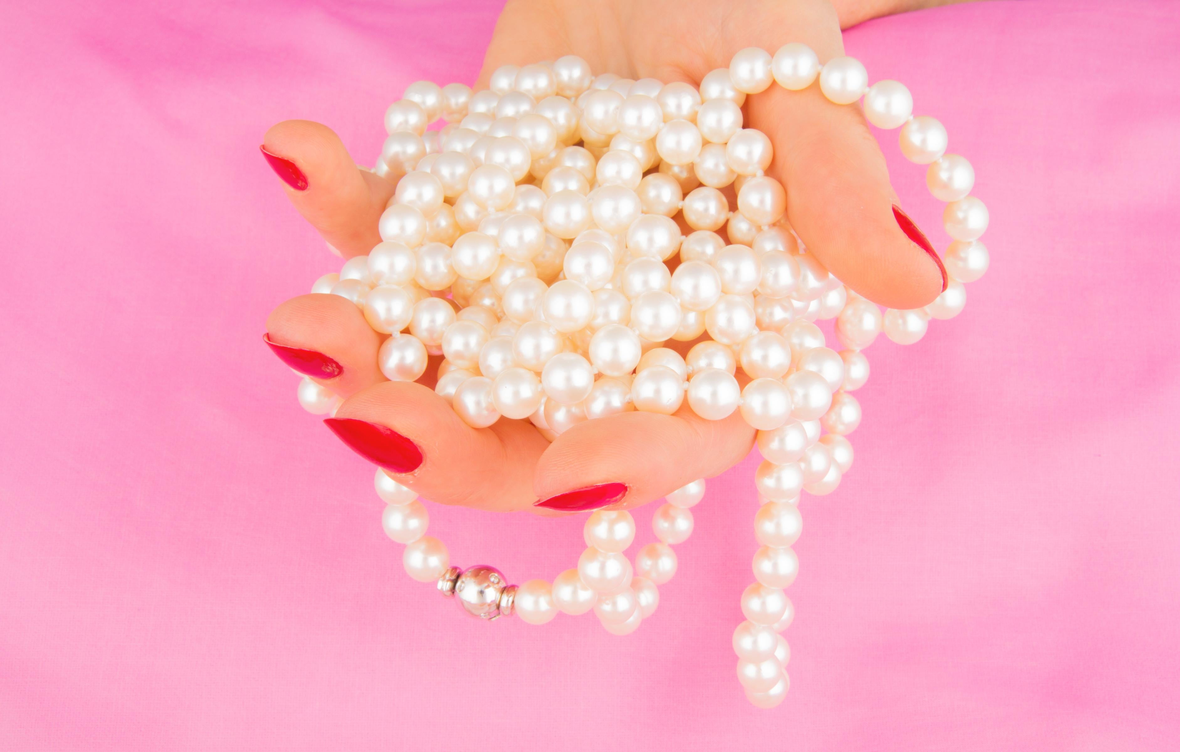 multiple pearl necklace