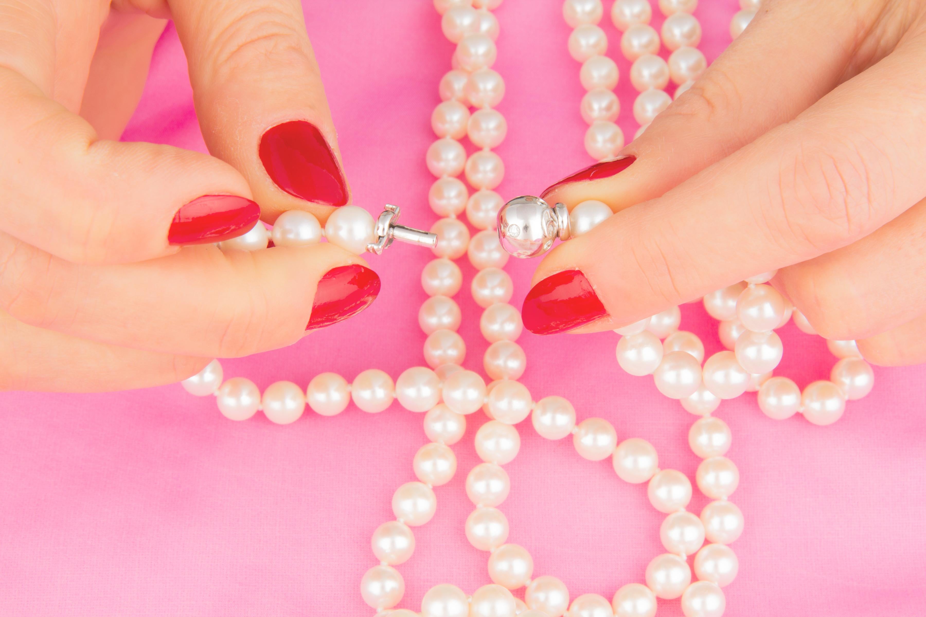 Ella Gafter Japanische Akoya-Perlenkette mit Strang im Zustand „Neu“ im Angebot in New York, NY