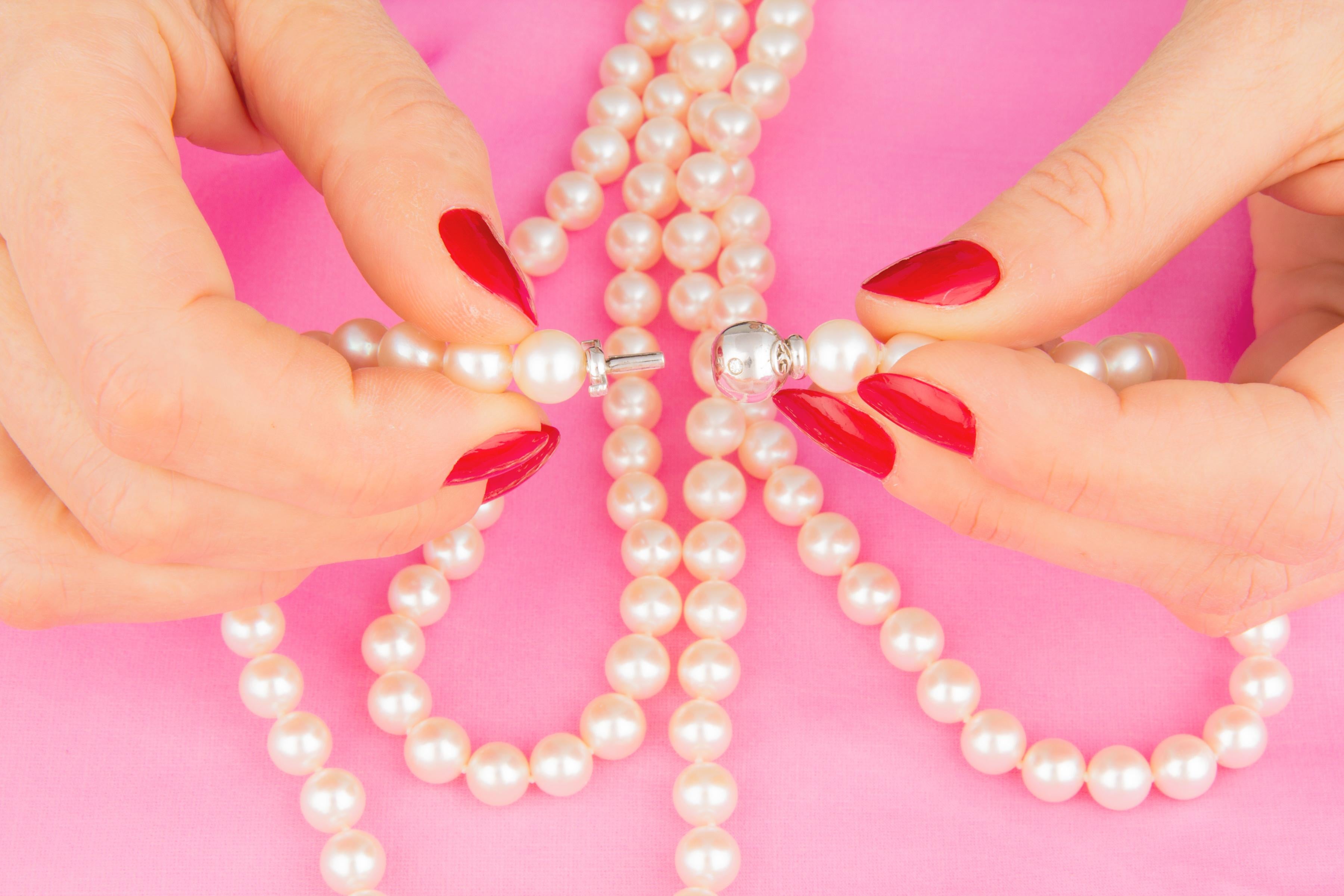 Brilliant Cut Ella Gafter Japanese Long Multistrand Pearl Necklace For Sale