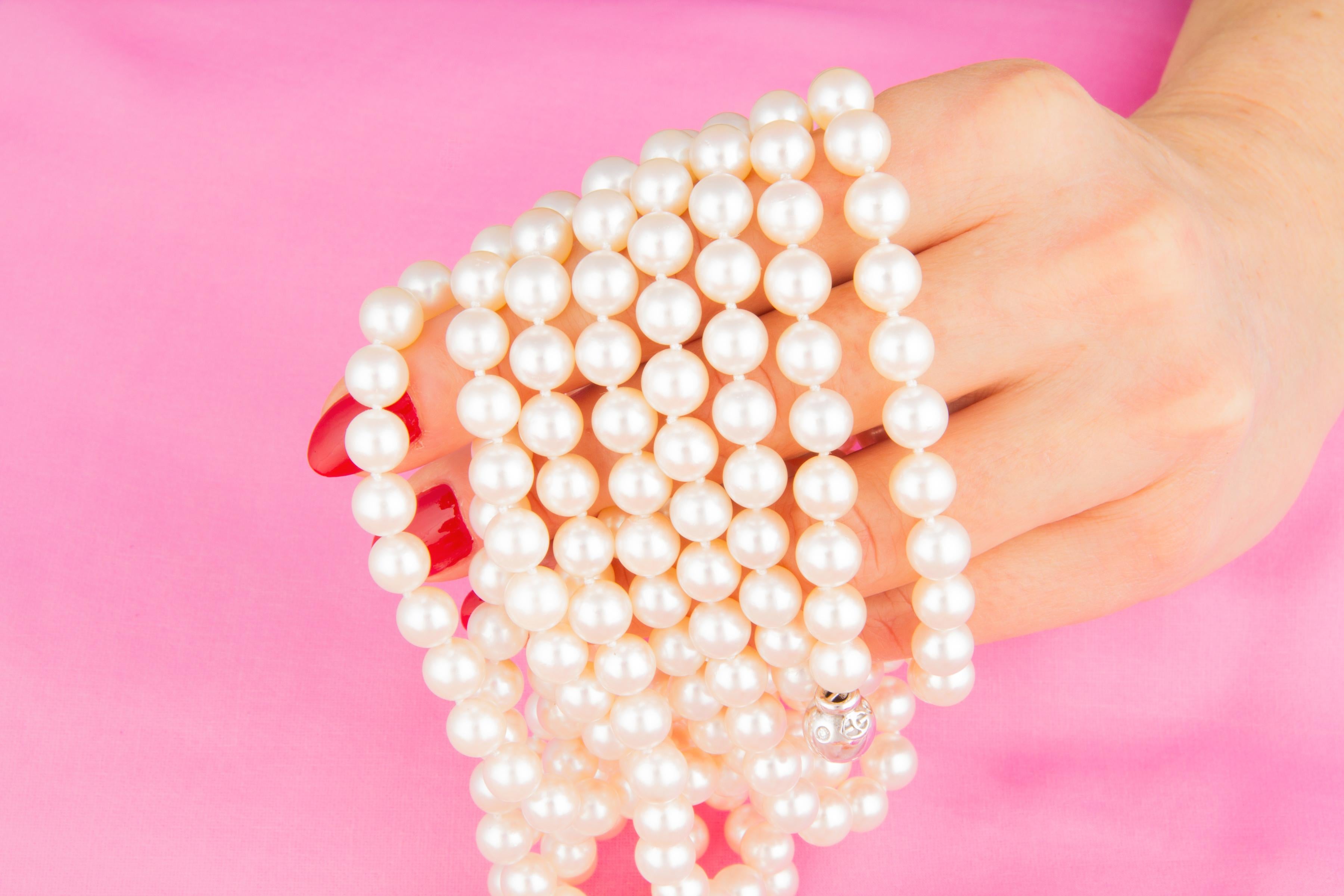 Collana di perle a 6 fili da 8 mm Design/One di Ella Gafter in vendita 1