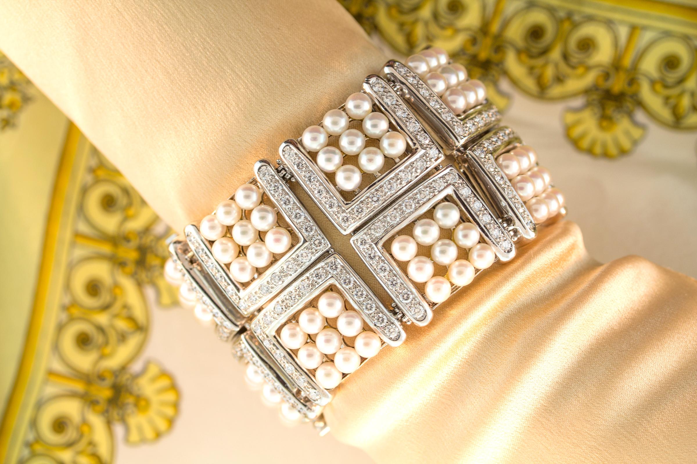 white japanese akoya bracelet