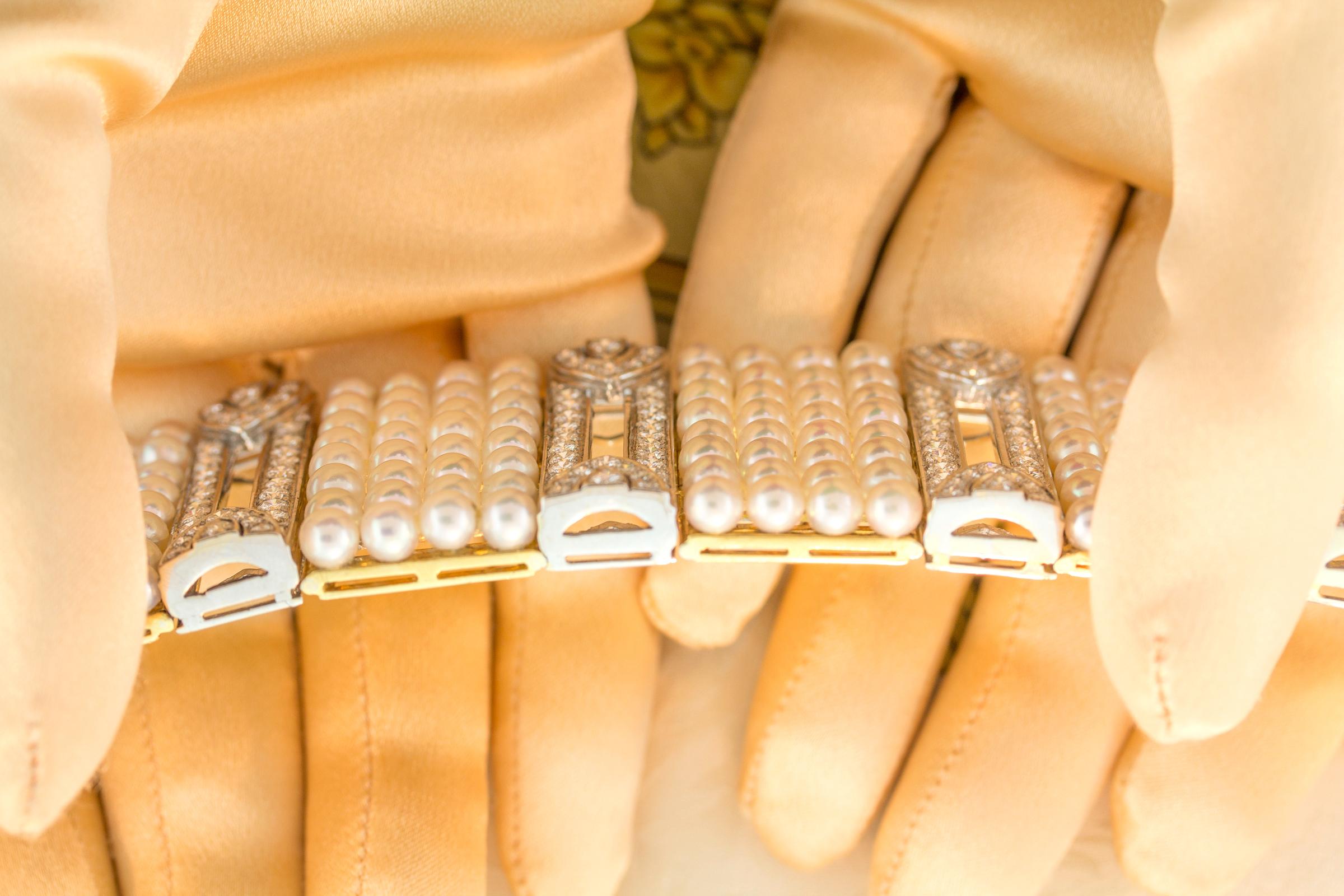 Women's Ella Gafter Diamond Pearl Cuff Bracelet For Sale